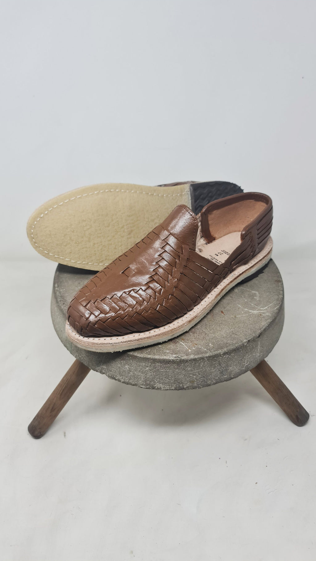 Men's Mexican Huaraches, "Luggage Brown" Leather, Rubber Sole, Closed Toe Style - Handmade and Authentic