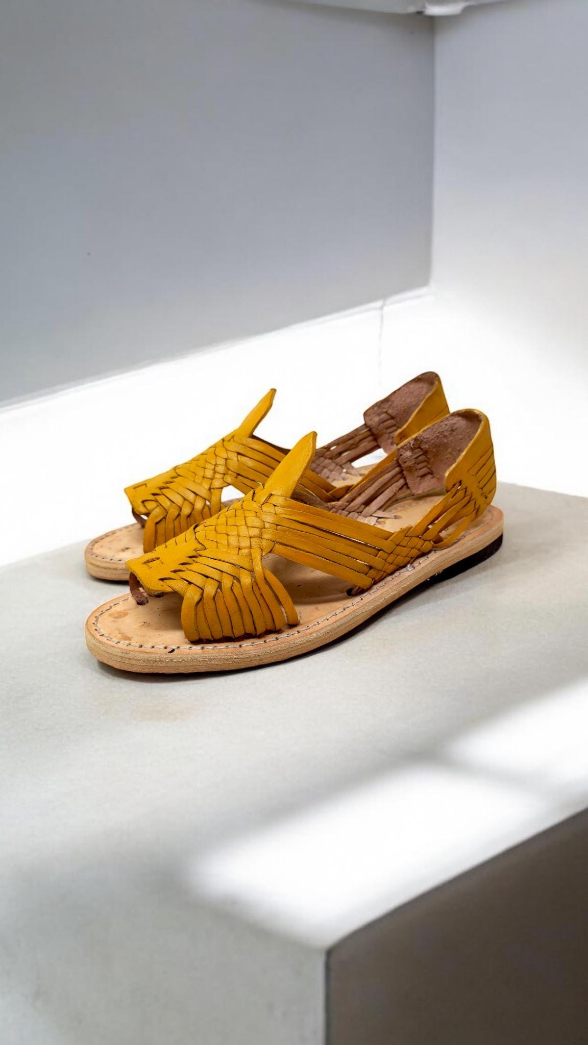 Pachuco Style Mexican Huaraches for Women - Handmade Sandals in 8 Different Colors - Sizes 5-10 US