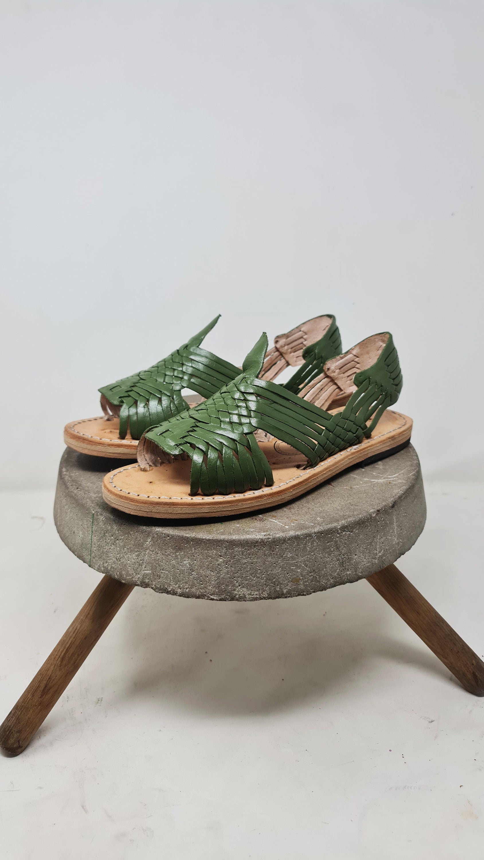 Women's Mexican Huaraches Pachuco Style in Avocado Color | Handmade
