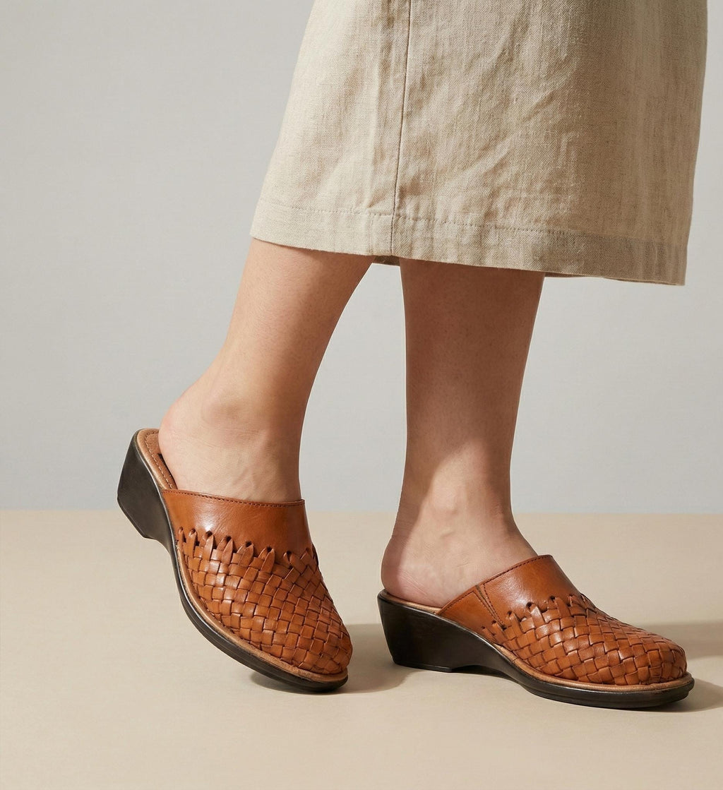 Women's platform huaraches | Closed toe, backless | Honey or reddish woven leather | Handmade in Mexico