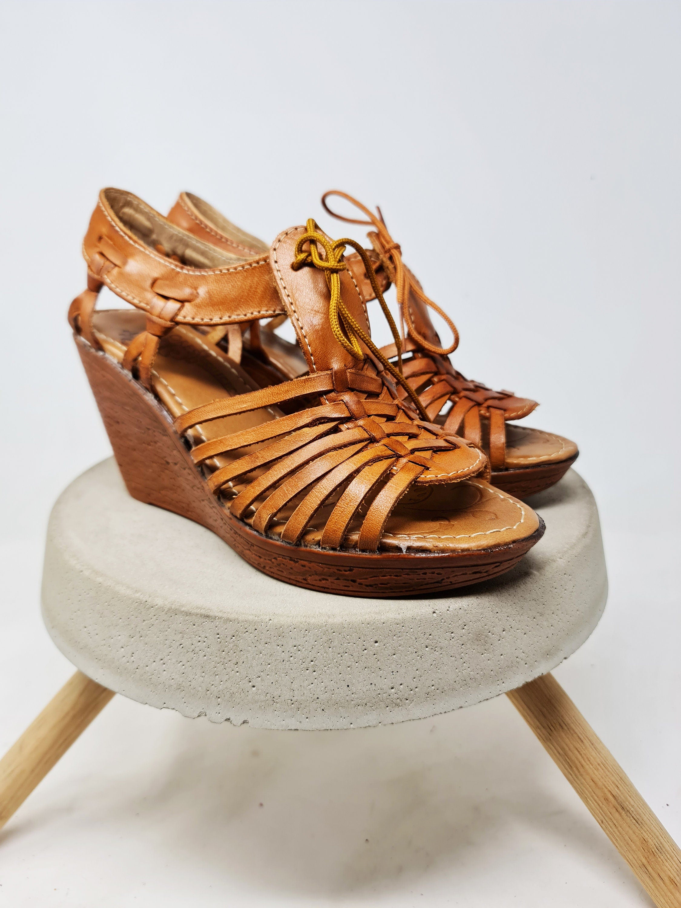 Huaraches for women, Mexican huaraches, high huaraches, Handmade, leather. Traditional Mexican huarache. Made in Mexico.