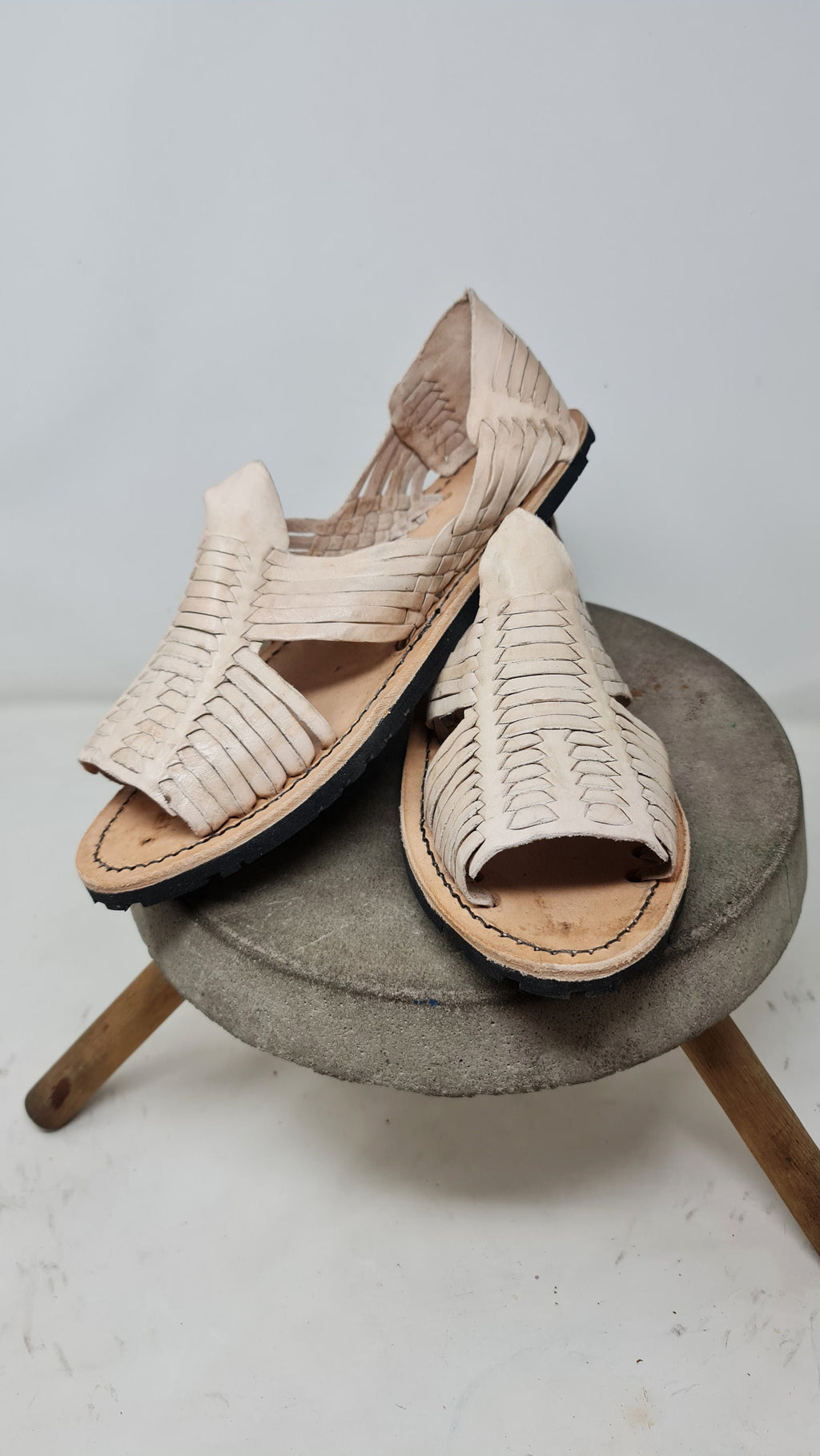 Men's huarache sandal. Leather sandal for men