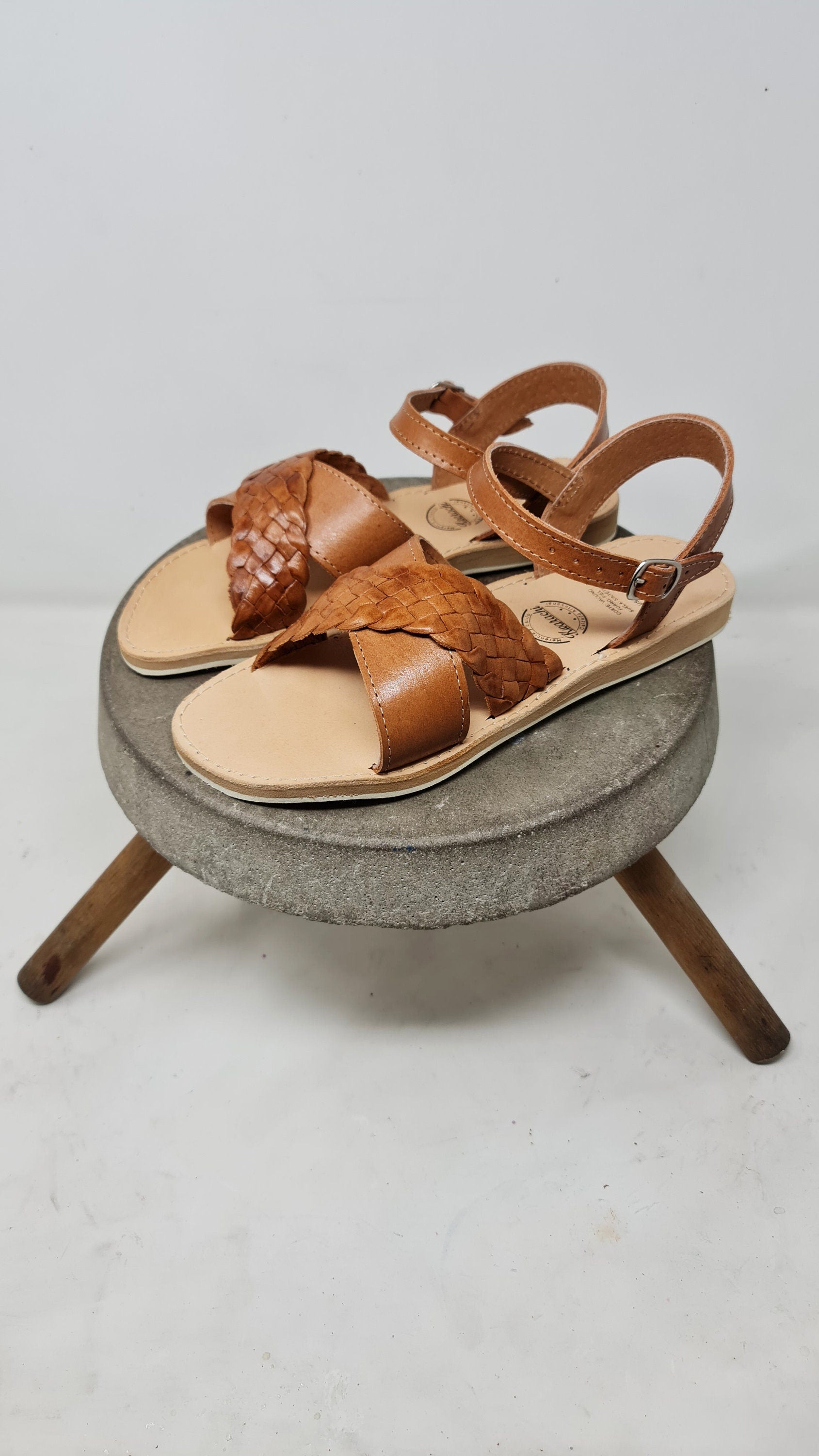 Women's leather huaraches, handmade Mexican sandals for women