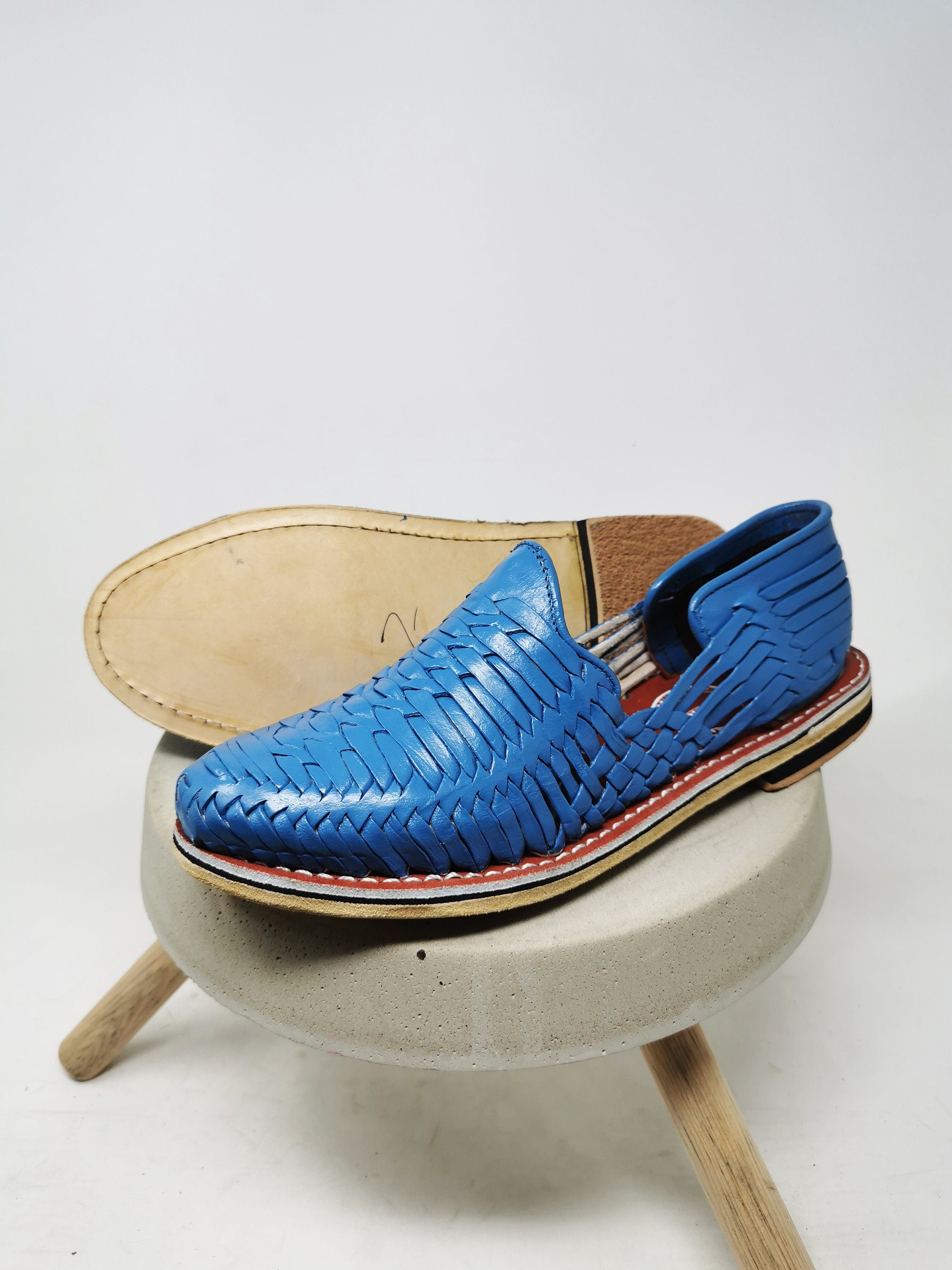 Men's Closed-Toe Mexican Huaraches in Blue with Leather Sole
