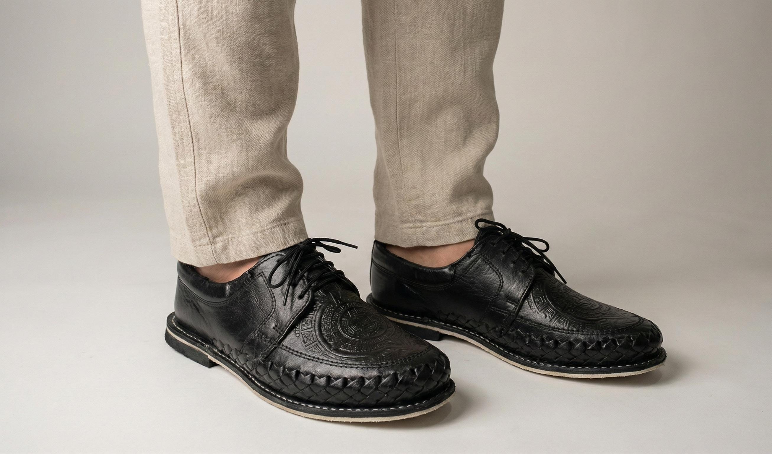 Huaraches con agujetas para hombre – grabado calendario azteca