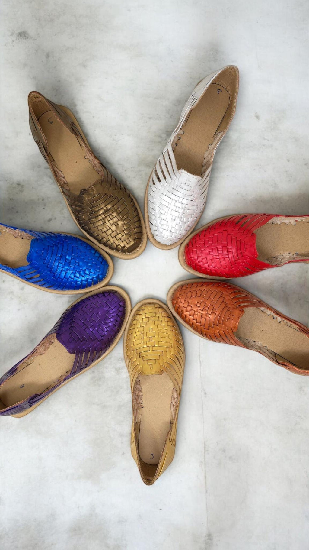 Women's closed-toe huaraches in metallic colors, handmade in Mexico