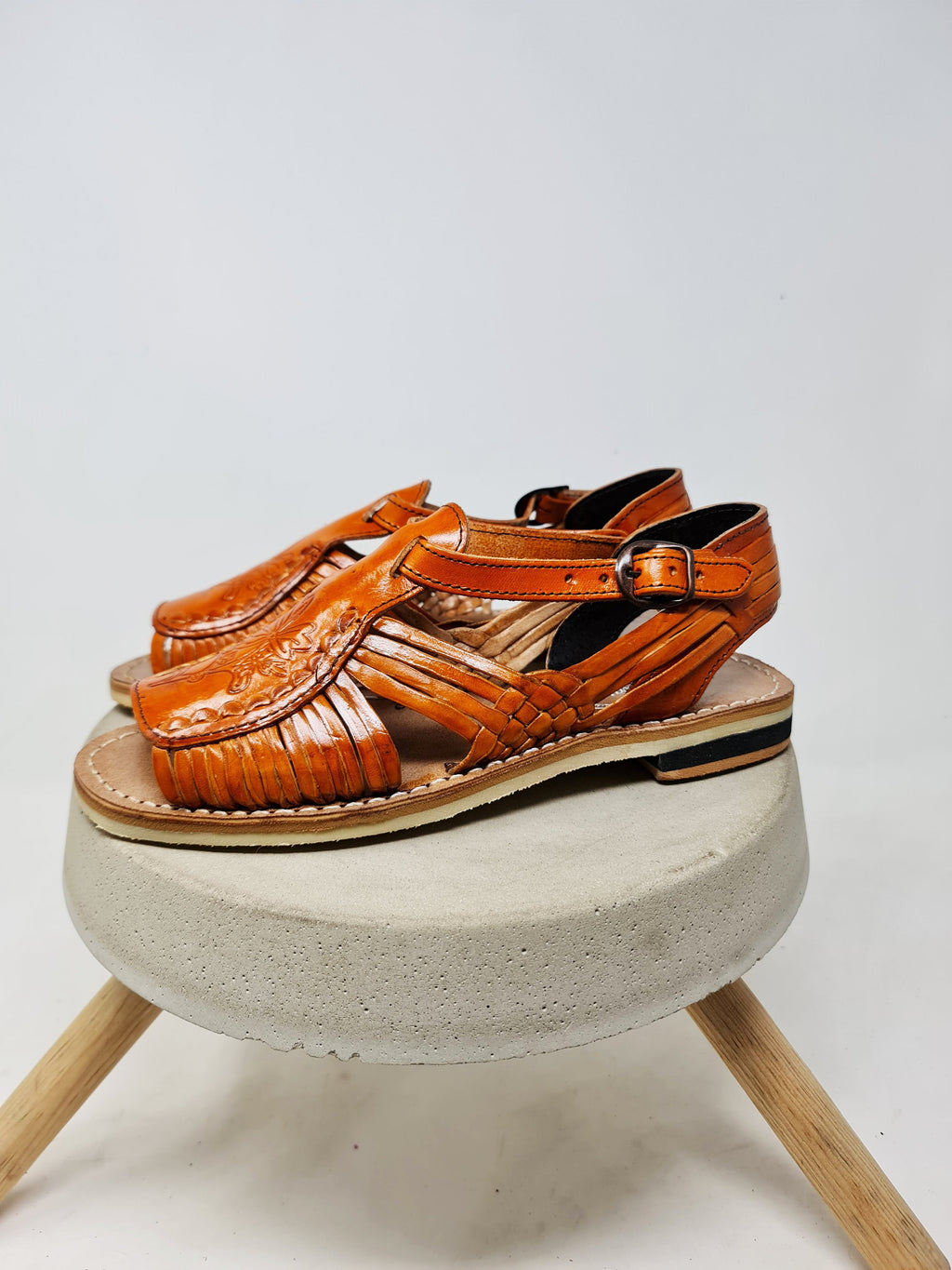 Beautiful leather sandals for women. huaraches for women made in Mexico