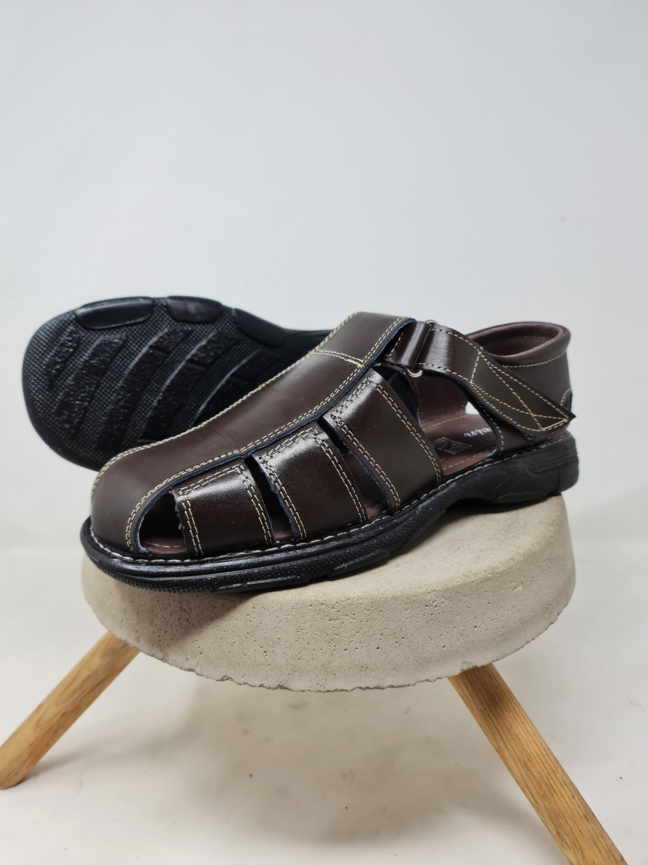 Men's leather sandals. Mexican huaraches for men, closed-toe sandals
