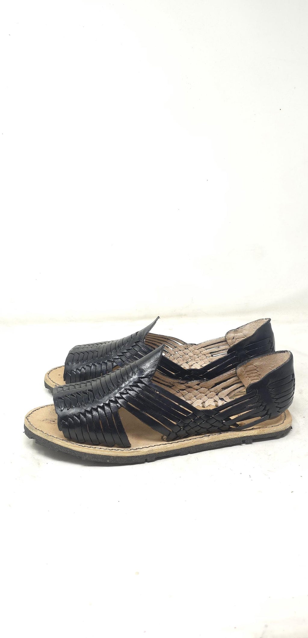 Mexican open-toe huaraches for men, genuine leather, thin straps, black rubber sole, made in Mexico
