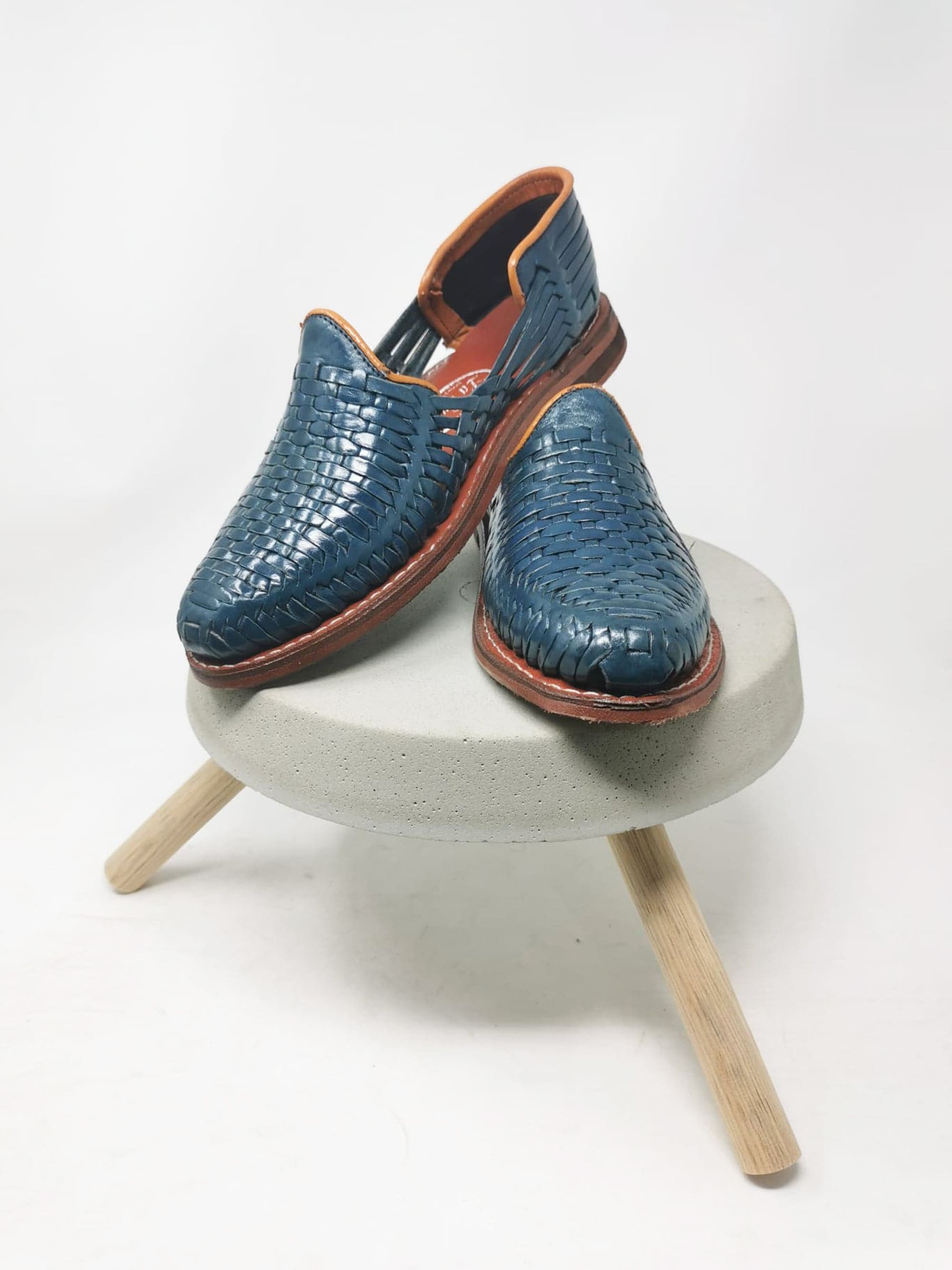 Men's blue huaraches, handmade leather shoes, made in Mexico