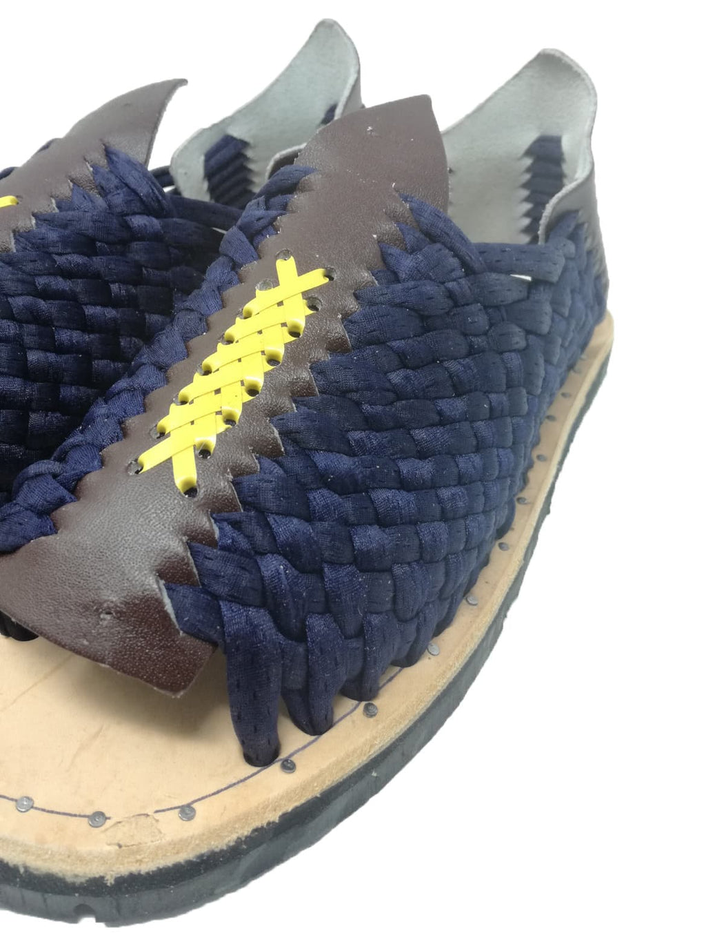 men's huaraches, Mexican huaraches for men, huaraches with tire soles, men's huarache sandals, cloth huaraches, Mexican sandals