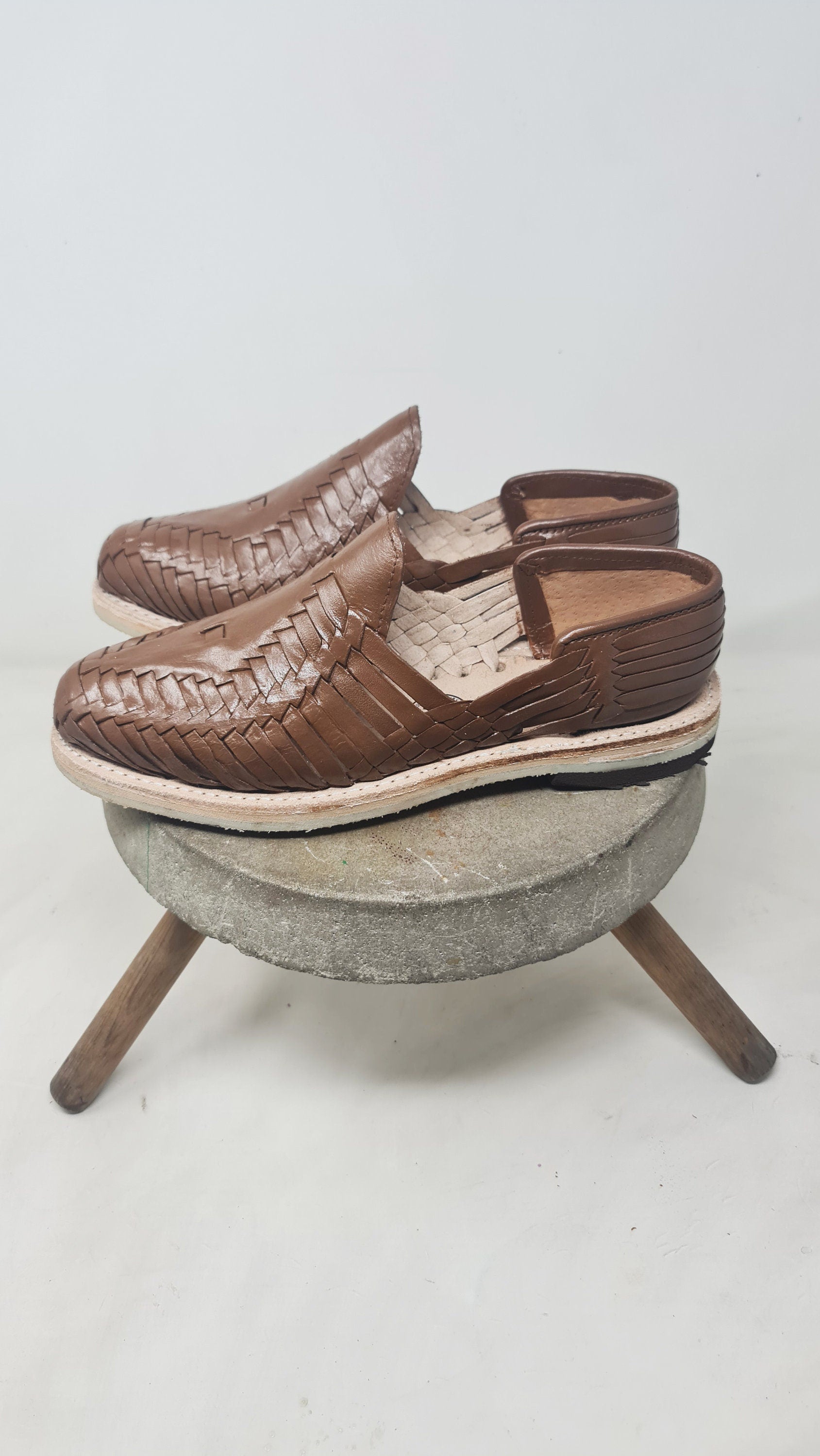 Men's Mexican Huaraches, "Luggage Brown" Leather, Rubber Sole, Closed Toe Style - Handmade and Authentic
