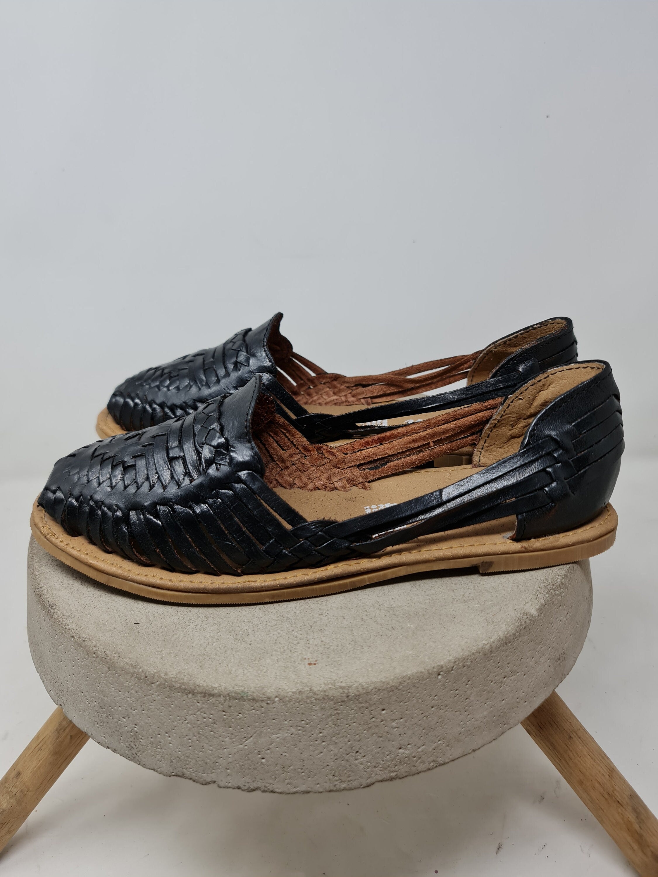 Women's black Mexican huarache sandals