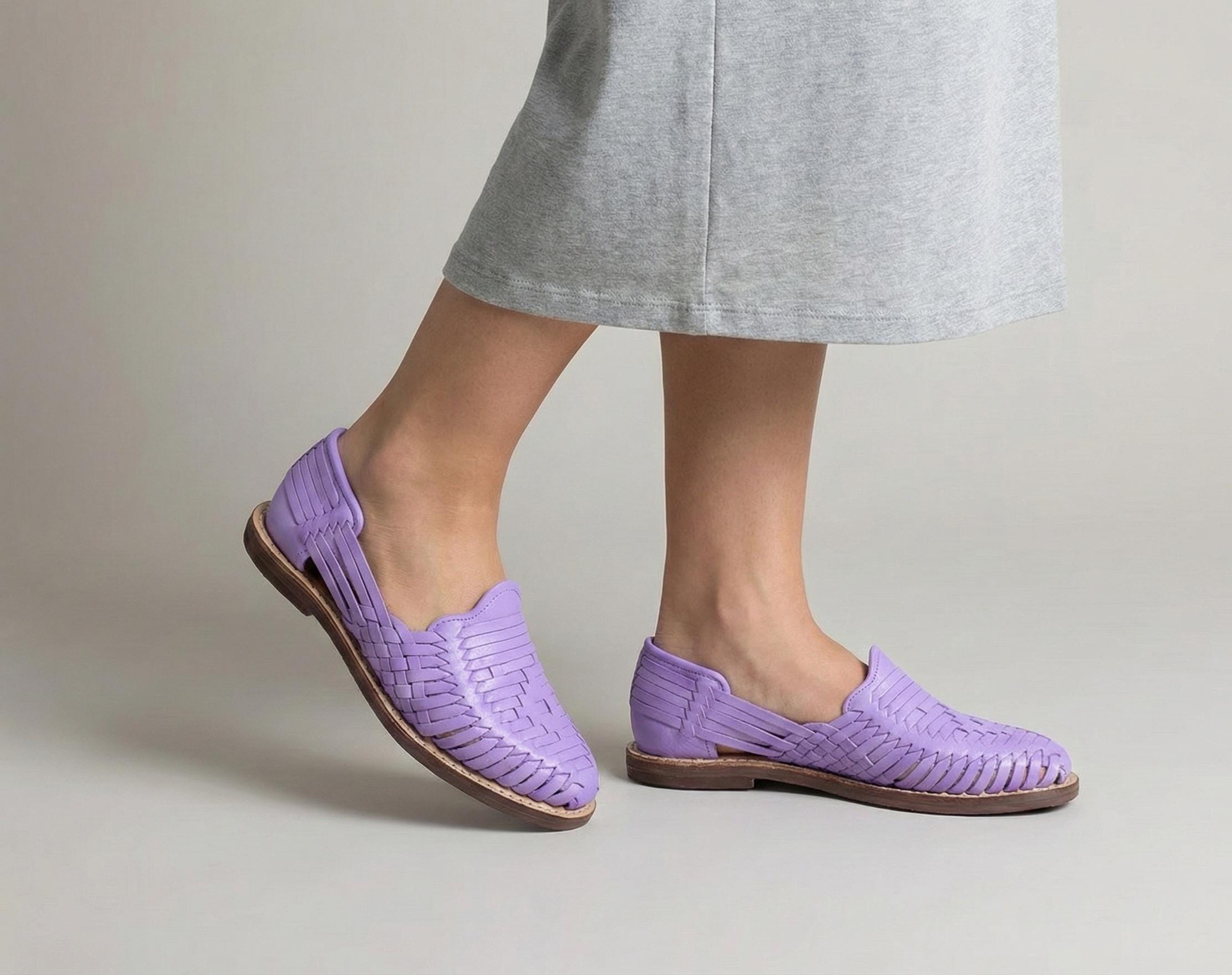 Mexican huaraches for women in lilac – Handcrafted, comfortable, and with authentic leather sole