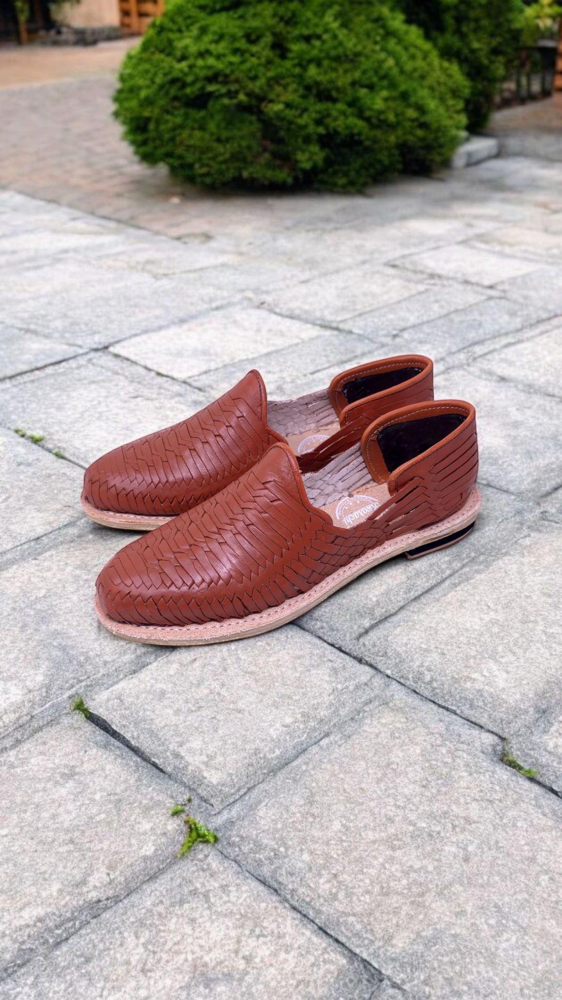 Men's Mexican Huaraches in Tan – Handmade Leather Sandals with Cowhide Sole