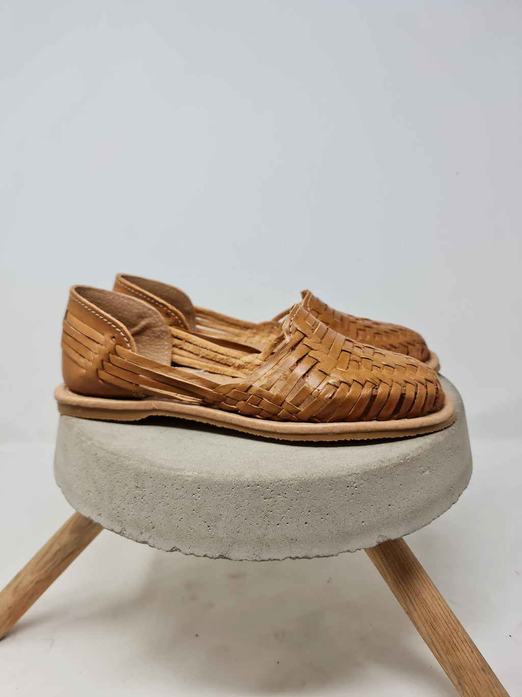 Women's Mexican sandals, handmade brown huaraches from Mexico