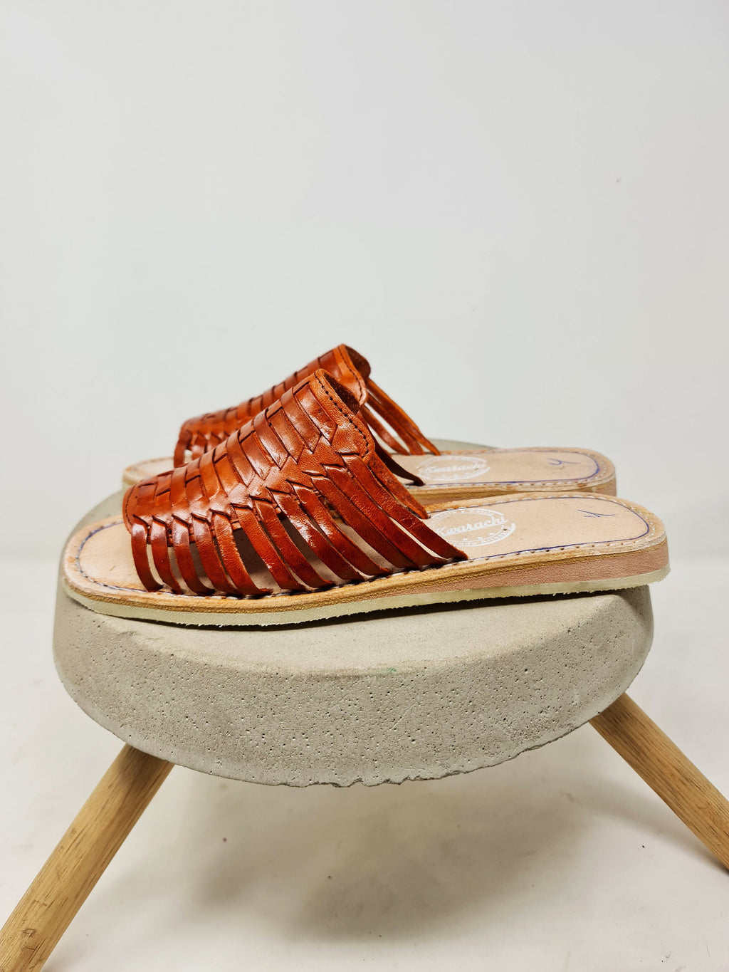 Women's backless huaraches. Leather sandals made in Mexico