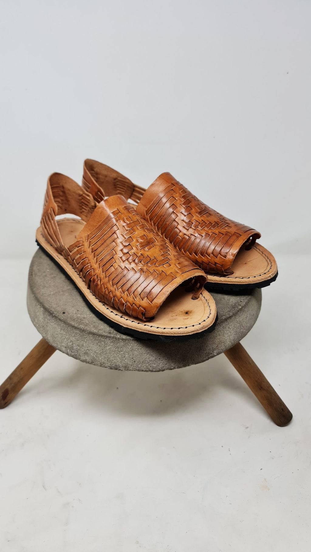 Men's brown huaraches, handmade open-toe leather sandals