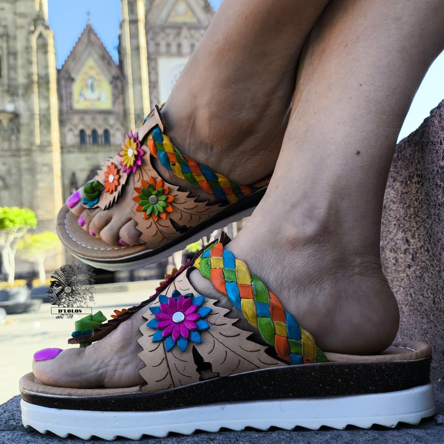 Handmade huaraches for women with colorful flowers | Comfortable Mexican open-back sandals | Handmade