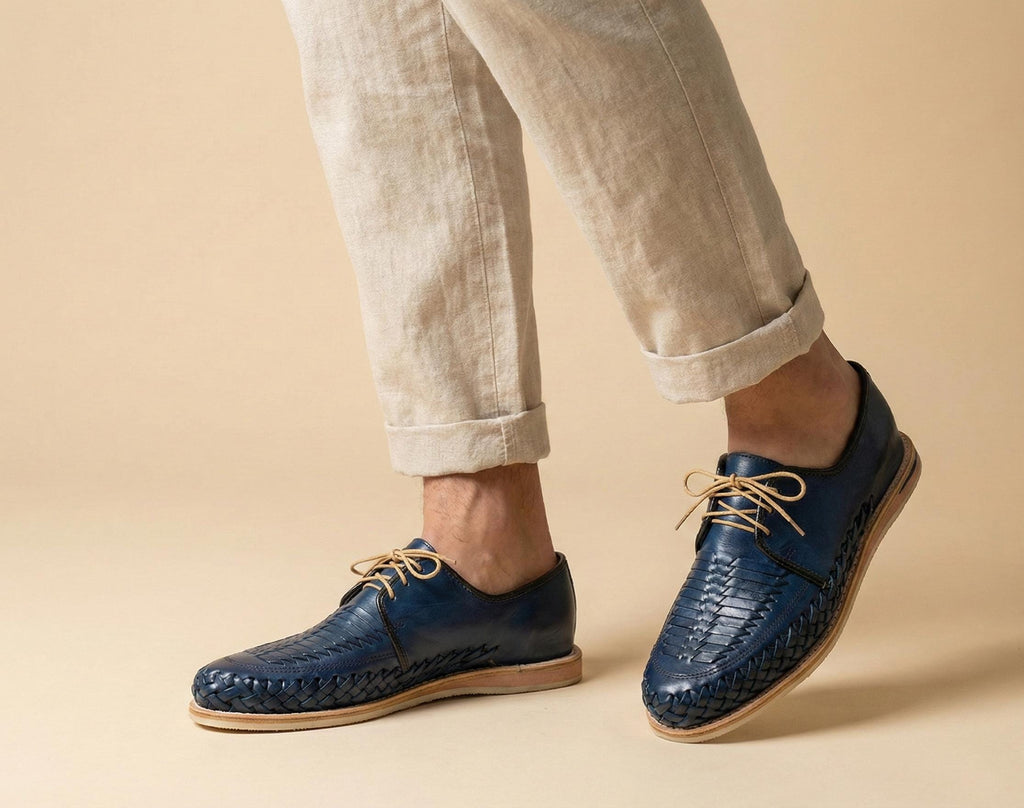Men's closed-toe huaraches with laces. Handcrafted shoes made in Mexico