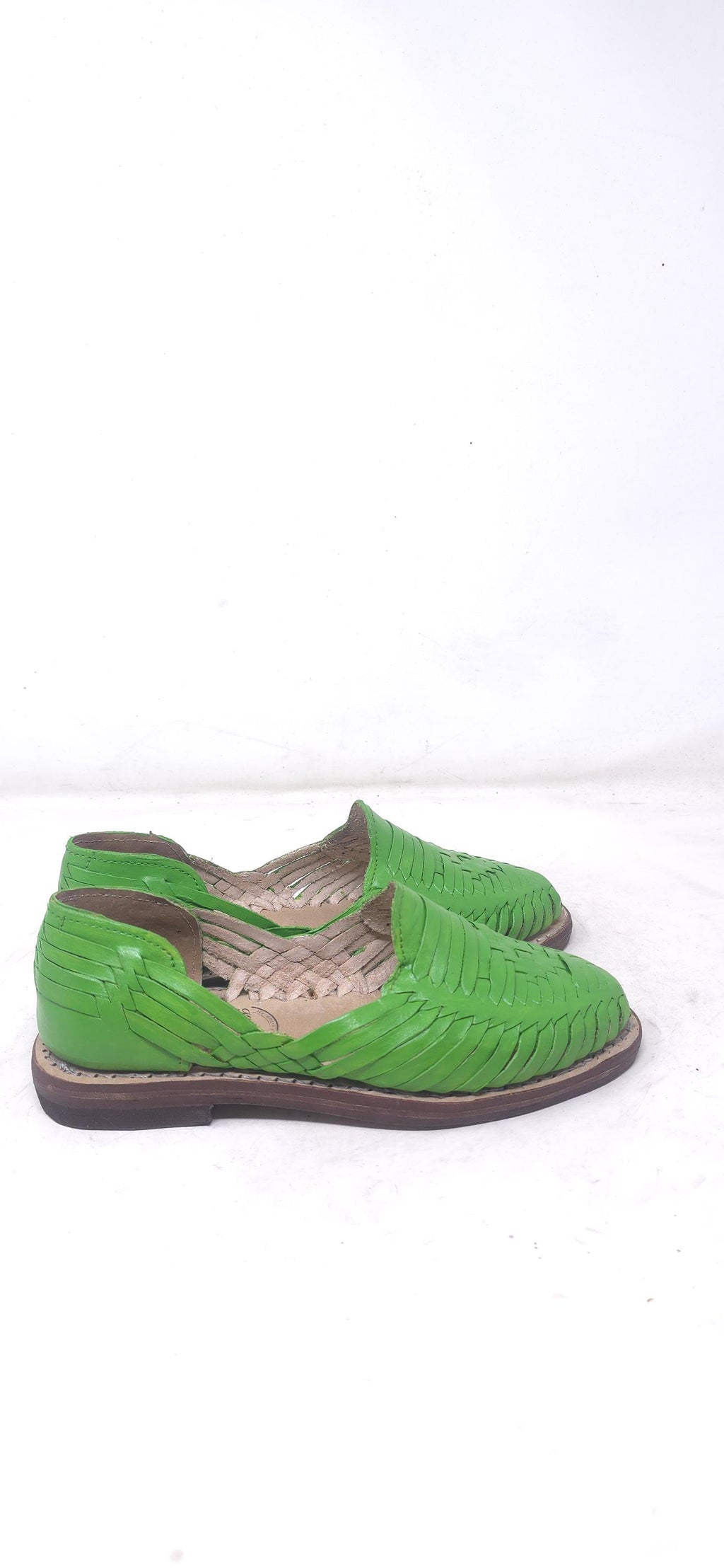 Women's closed-toe huaraches in green, genuine woven leather, rawhide sole, handmade in Mexico