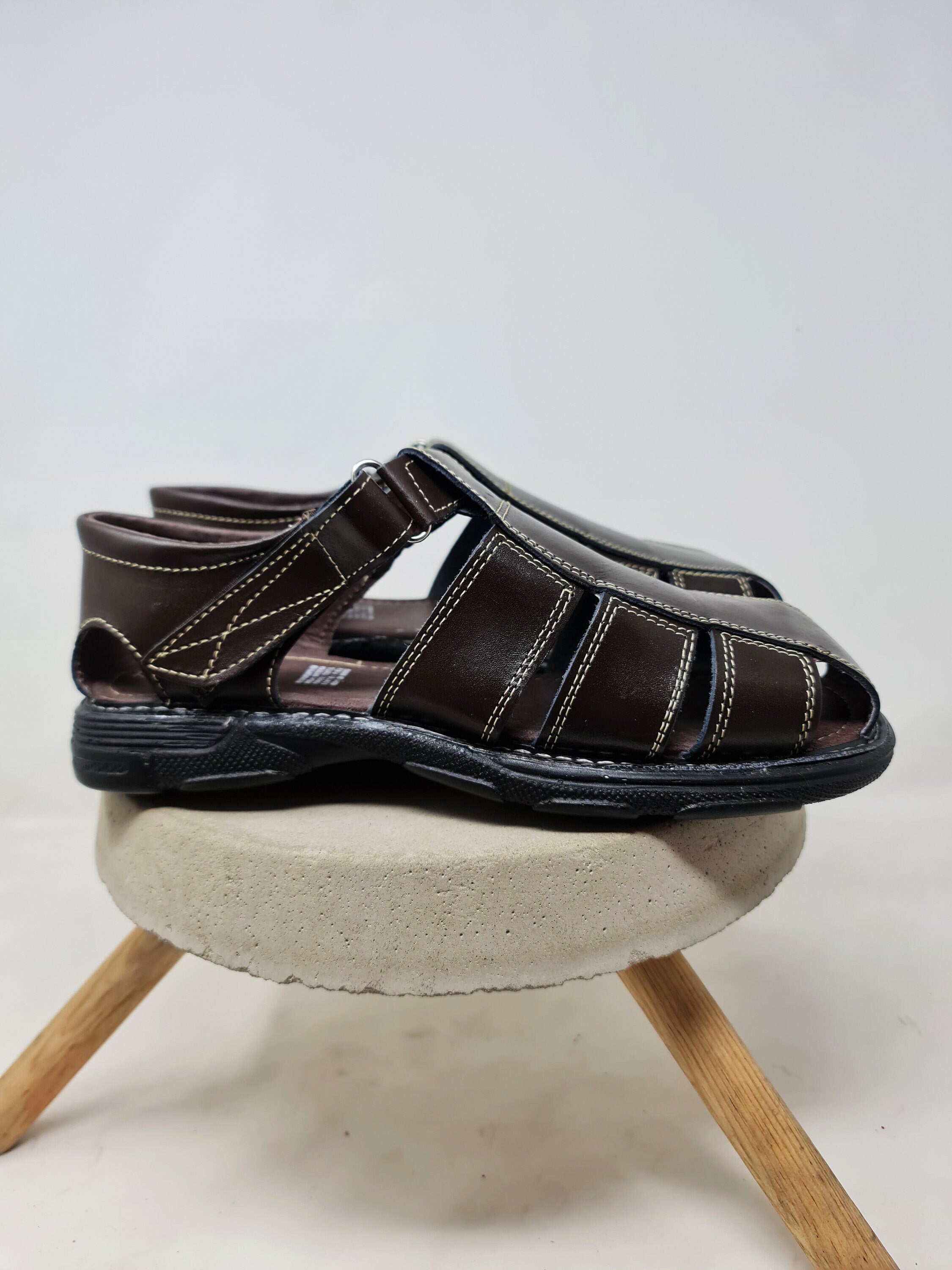Men's leather sandals. Mexican huaraches for men, closed-toe sandals