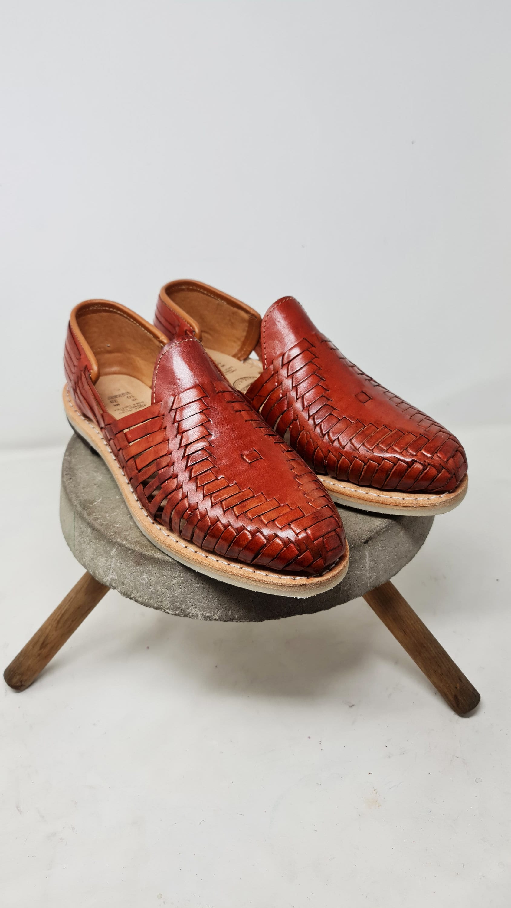 Huaraches Mexicanos Cerrados para Hombre en Marrón - Calzado Artesanal