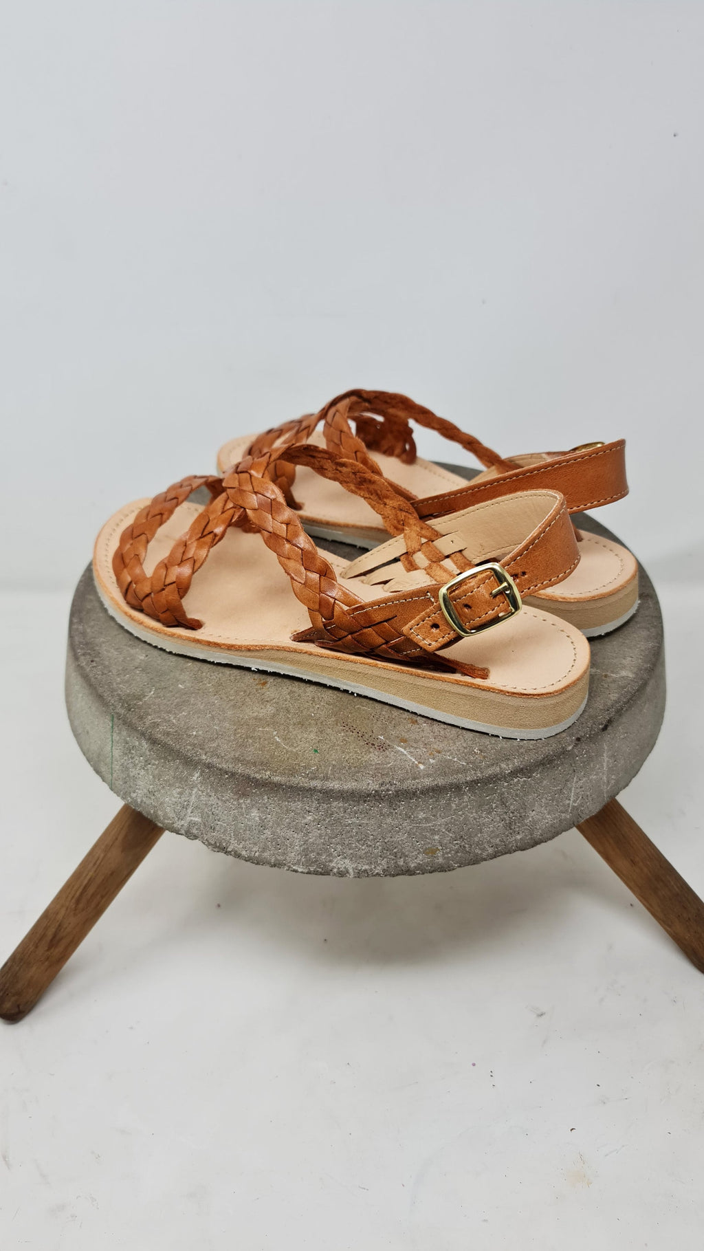 Women's leather huaraches, cool and comfortable handmade sandals
