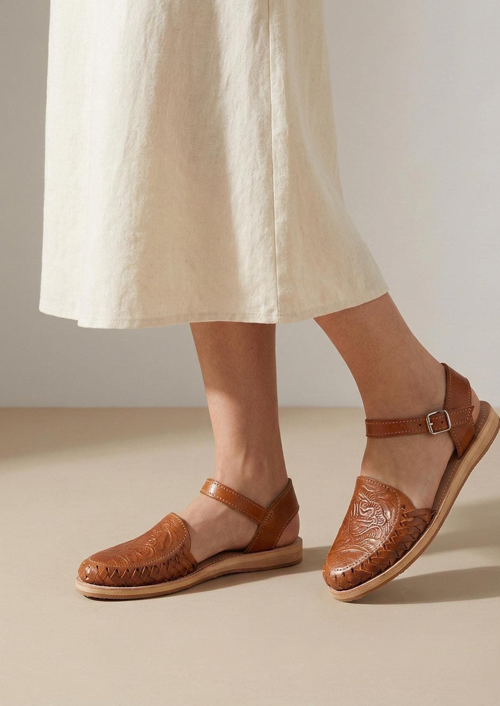 Engraved huaraches for women, huarache sandal for women