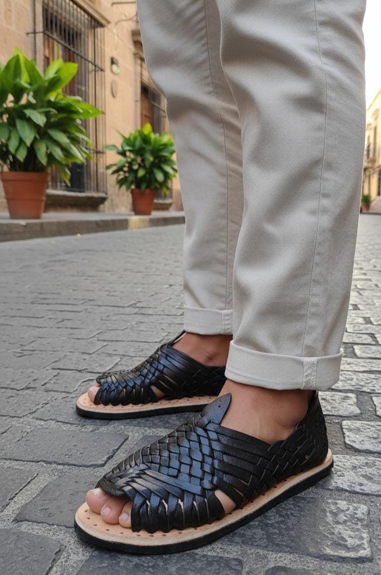 Mens Huaraches sandals mexican. 100% leather, vintage. huarache artesanal pachuco. hecho a mano