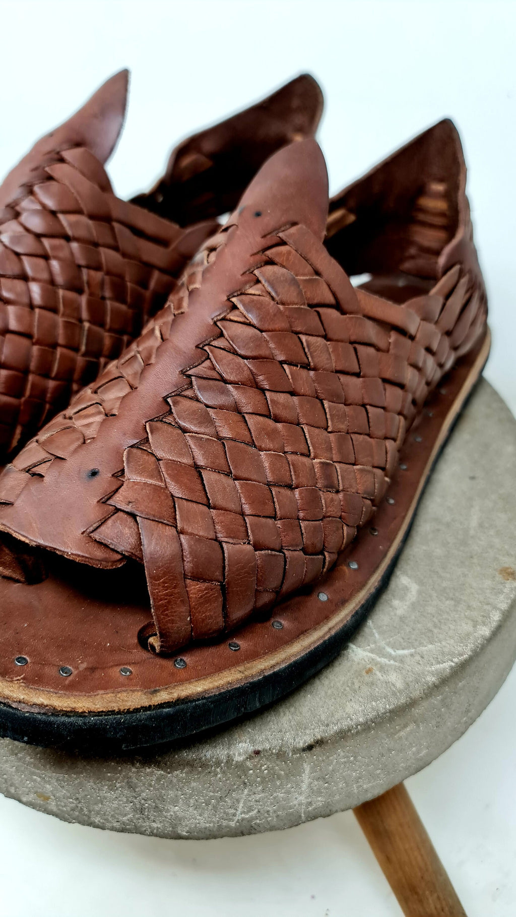 Classic Men's Huaraches with Durable Tire Sole - Tough and Long-Lasting
