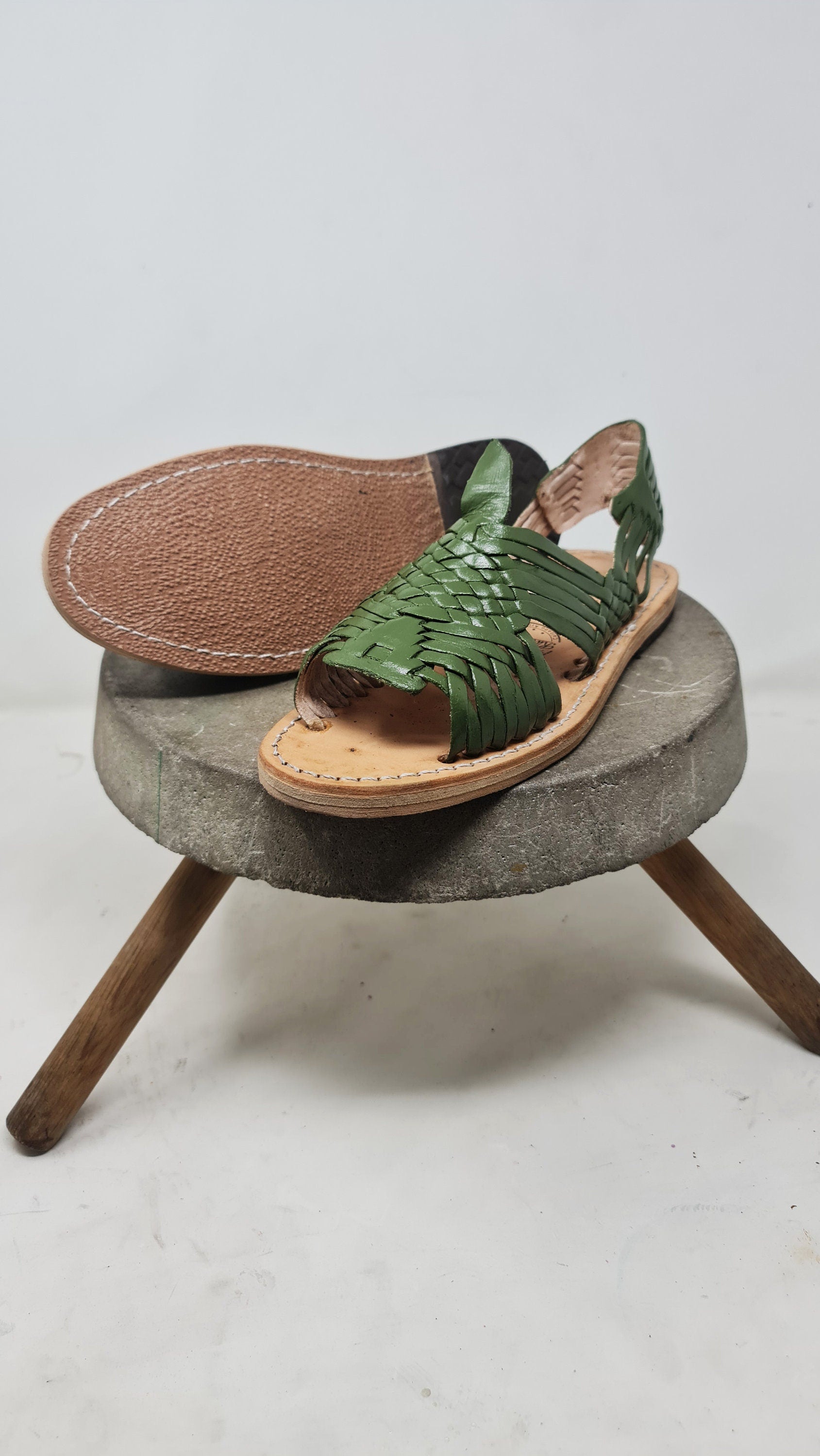 Women's Mexican Huaraches Pachuco Style in Avocado Color | Handmade