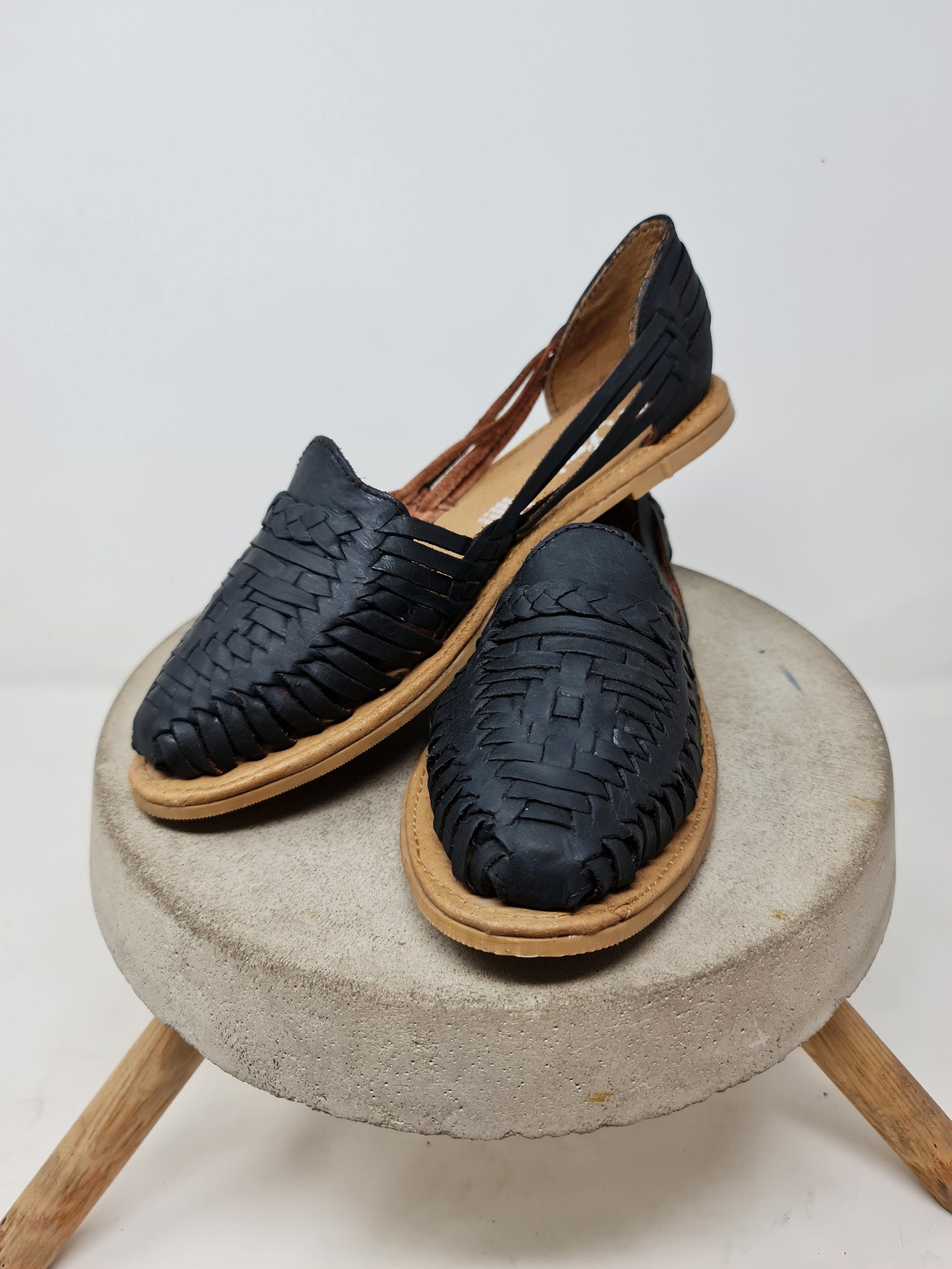 Women's black Mexican huarache sandals