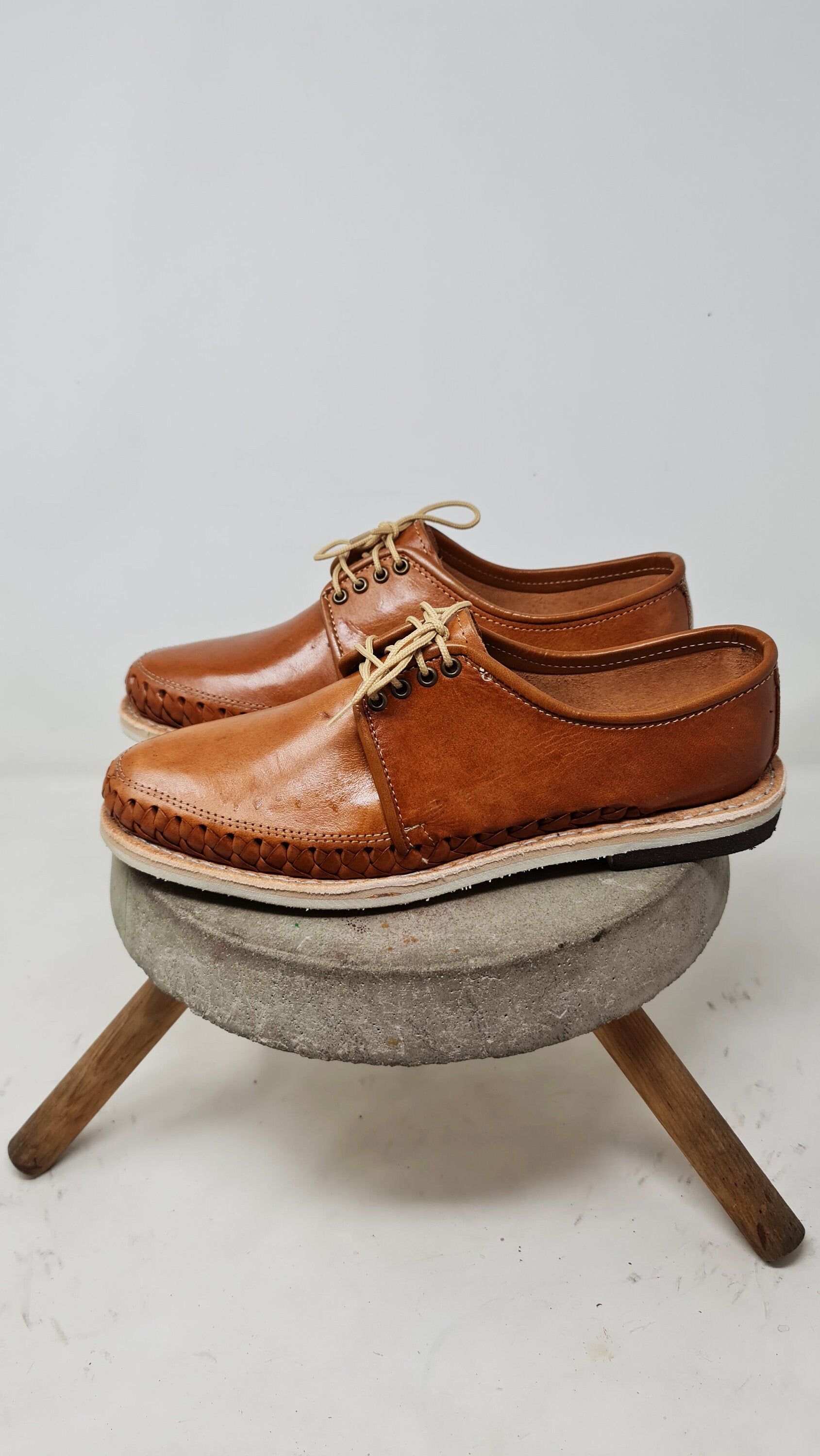Men's light brown leather lace-up shoes, leather huaraches made in Mexico