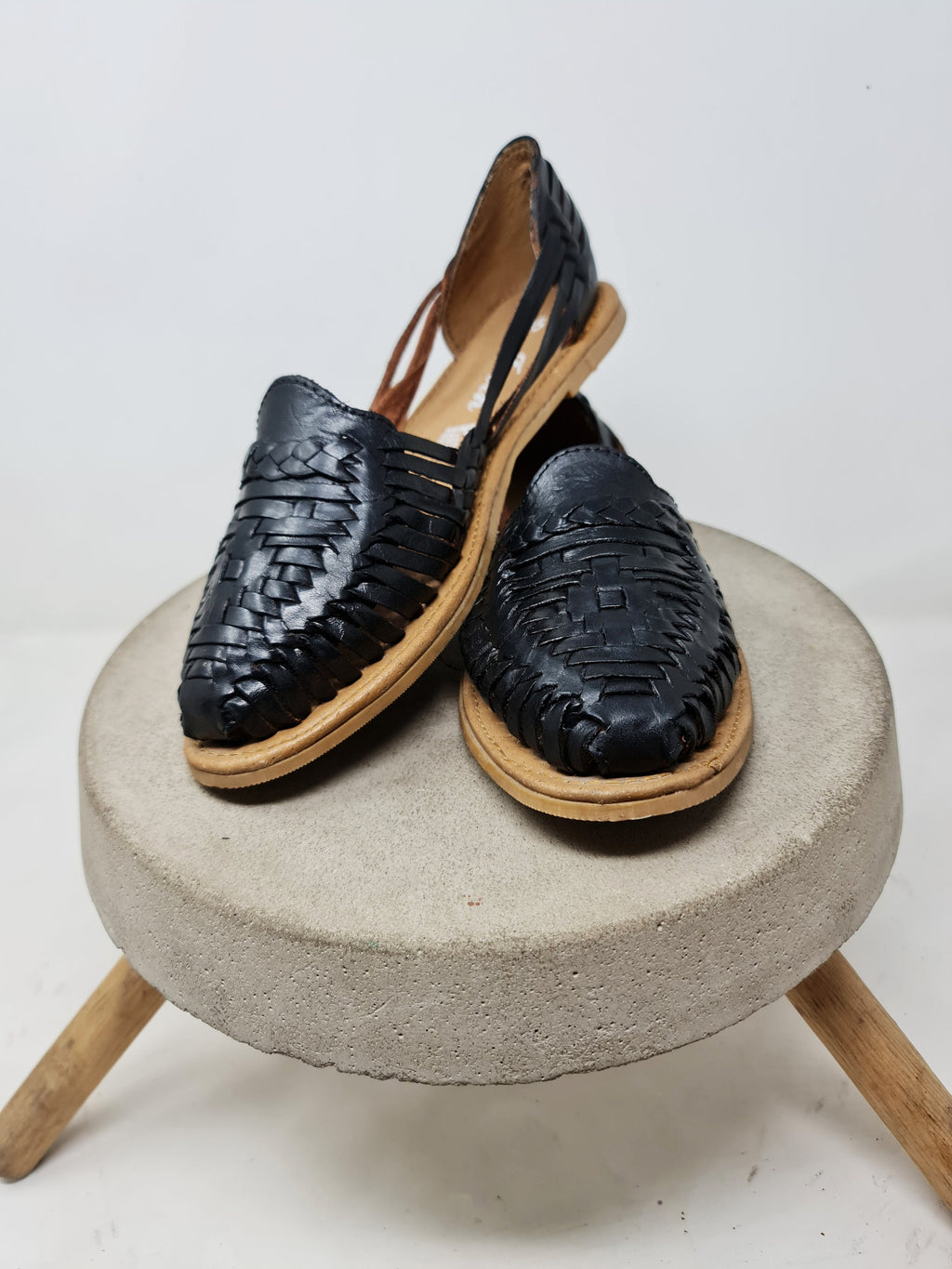 Women's black Mexican huarache sandals