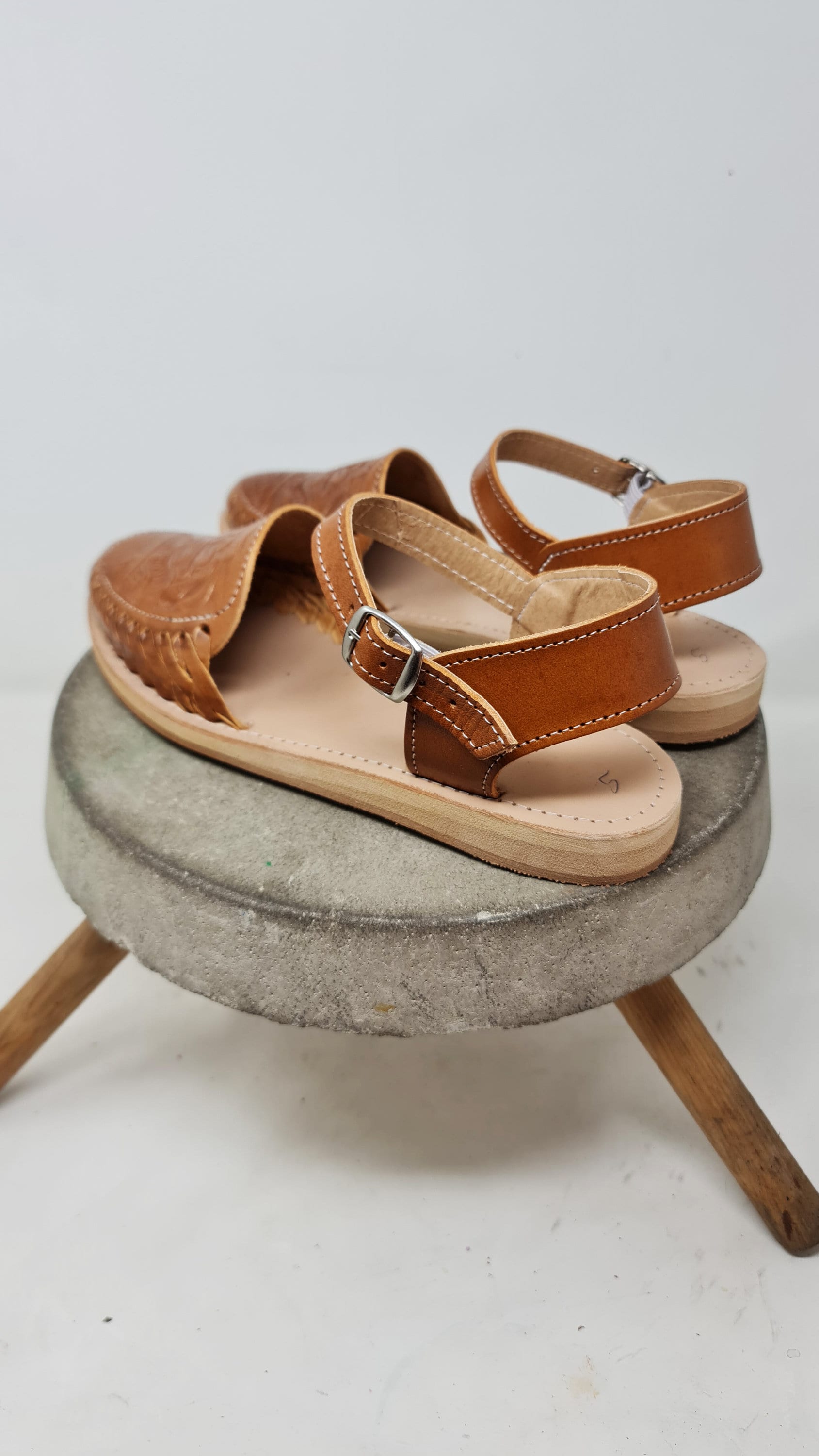 Engraved huaraches for women, huarache sandal for women