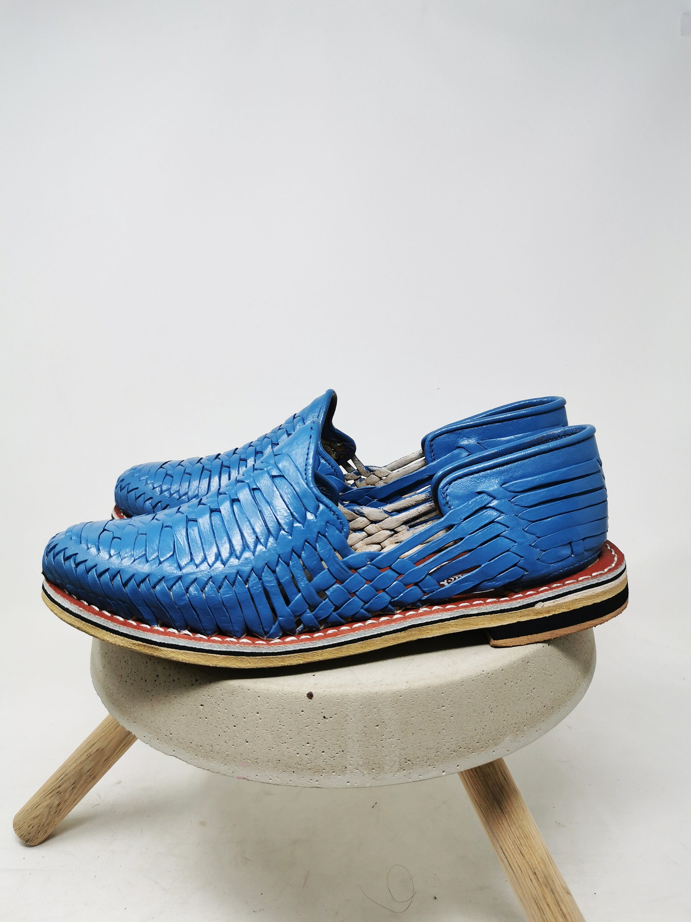 Men's Closed-Toe Mexican Huaraches in Blue with Leather Sole