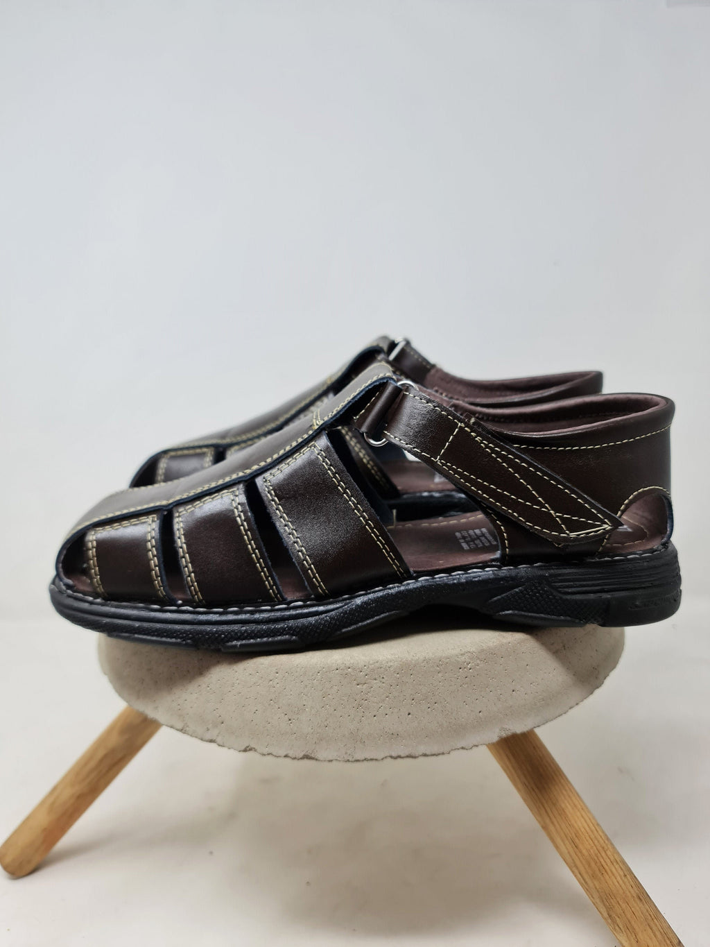 Men's leather sandals. Mexican huaraches for men, closed-toe sandals