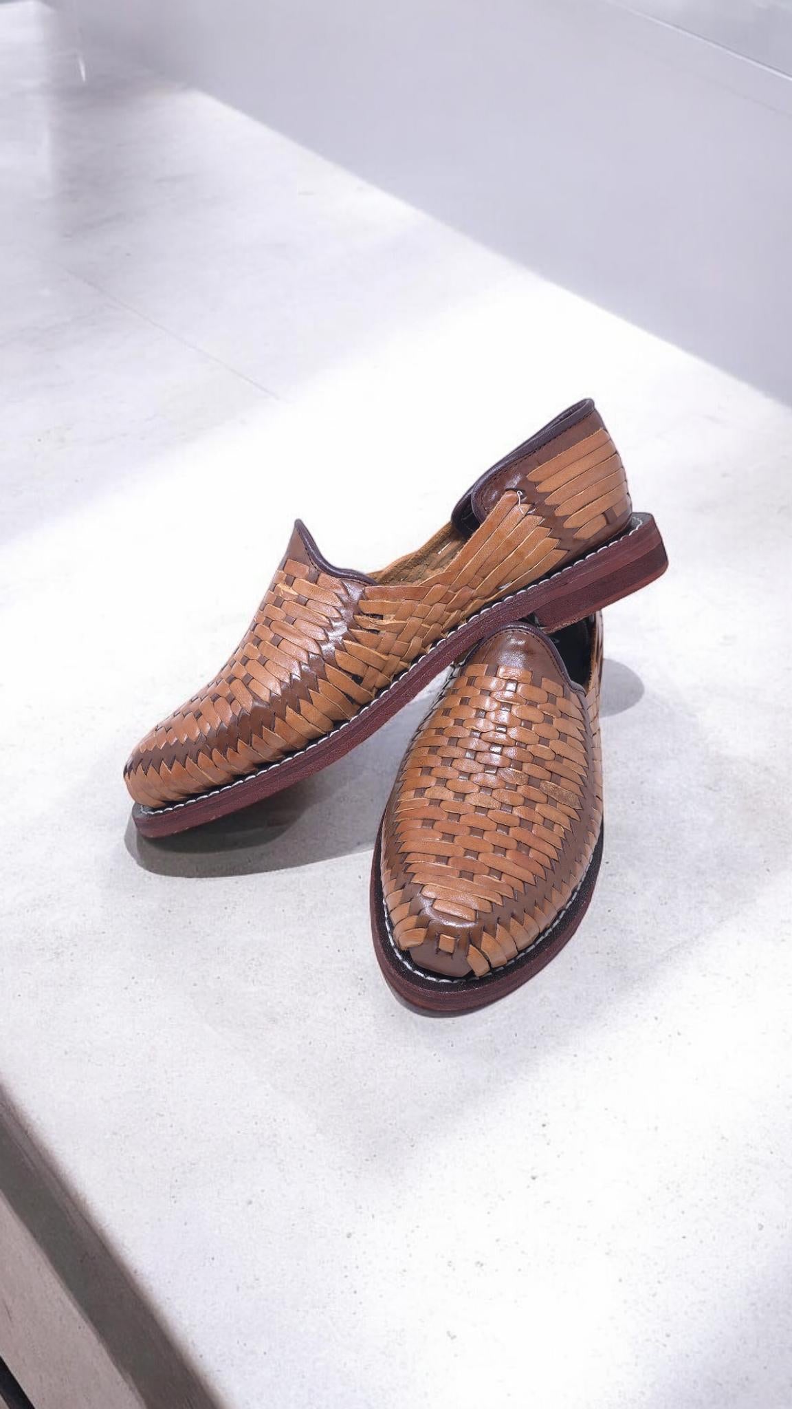 Huaraches cerrados para hombre – cuero, suela de goma