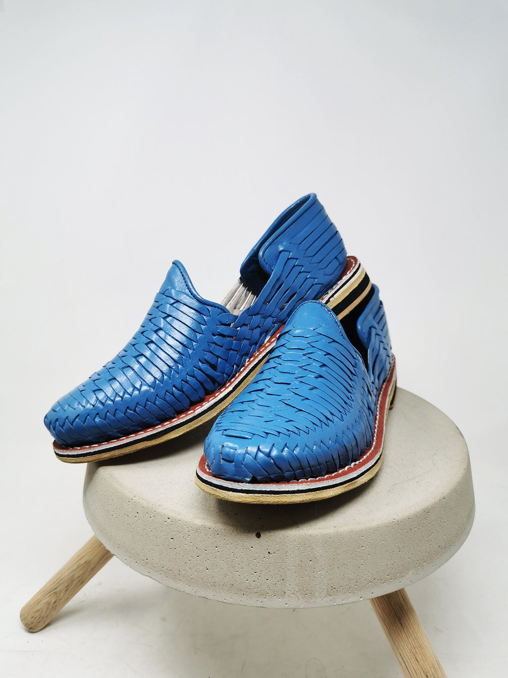 Men's Closed-Toe Mexican Huaraches in Blue with Leather Sole