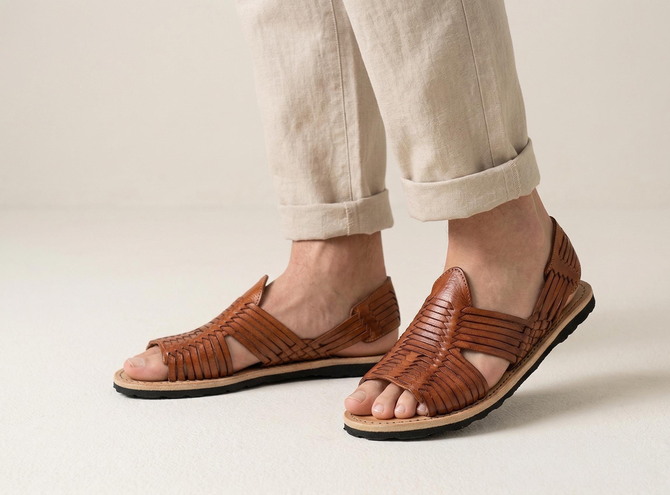 Men's Mexican leather huaraches in several colors, traditional Mexican sandal made entirely by hand