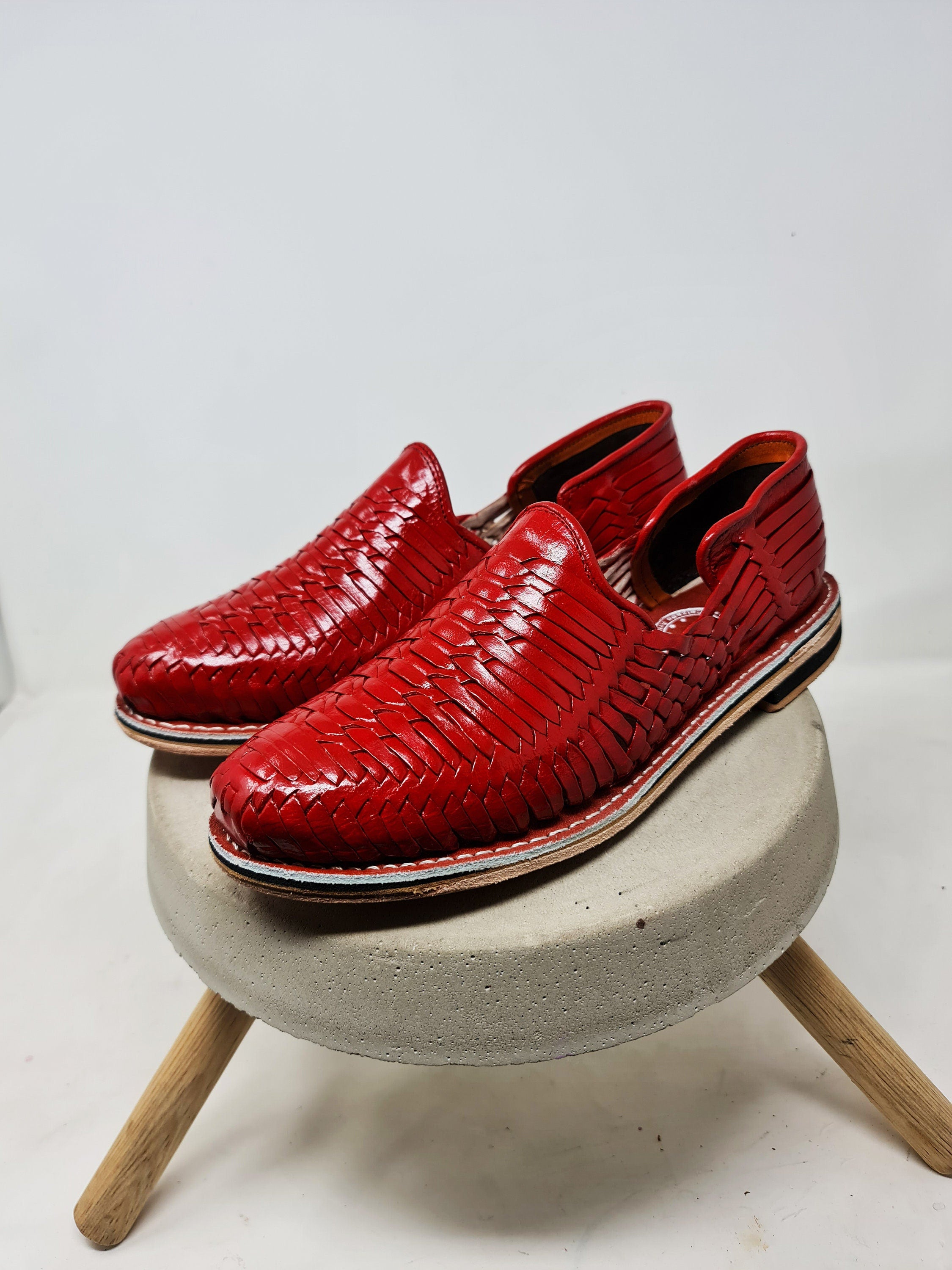 Men's red huaraches with leather sole - Shipping from Mexico