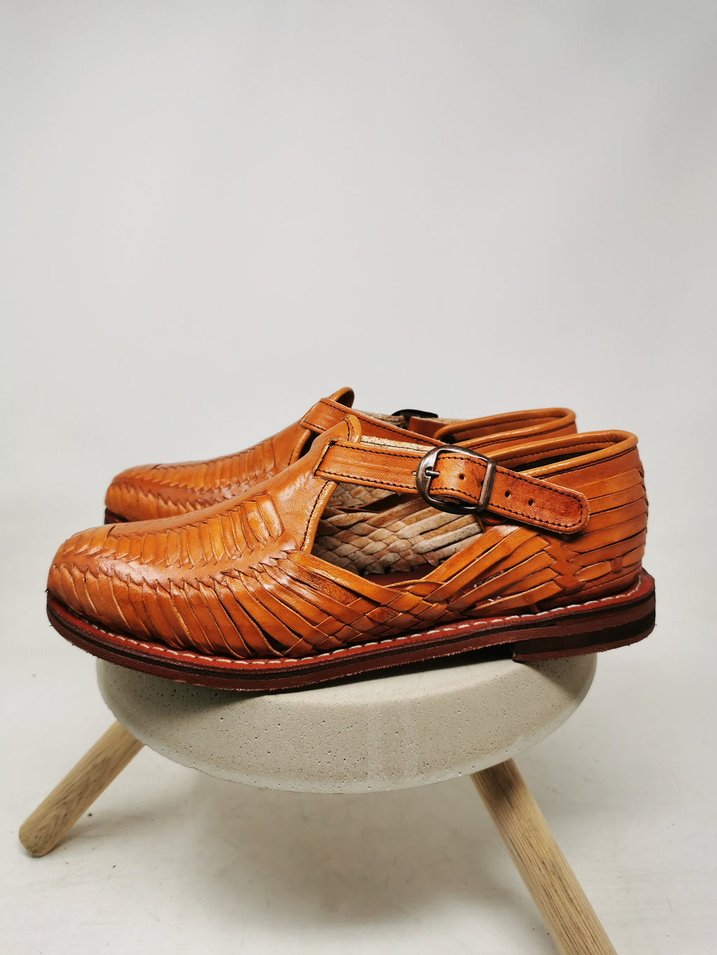 Men's huaraches with strap, Closed toe sandals. Made in Mexico, size 7 US - 14 US