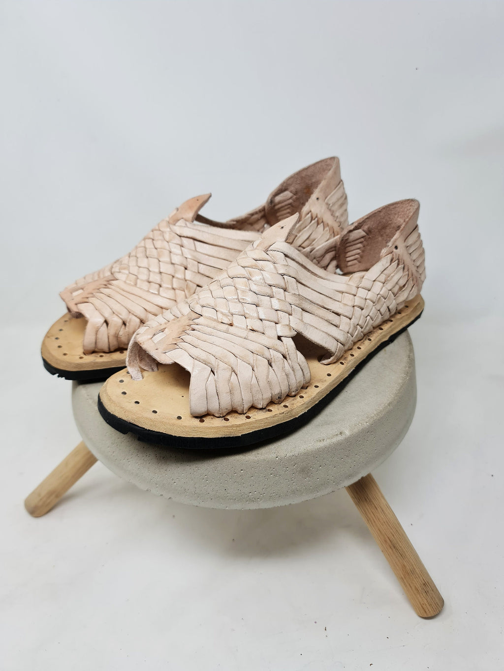 Mens Huaraches sandals mexican. 100% leather, vintage. huarache artesanal pachuco. hecho a mano