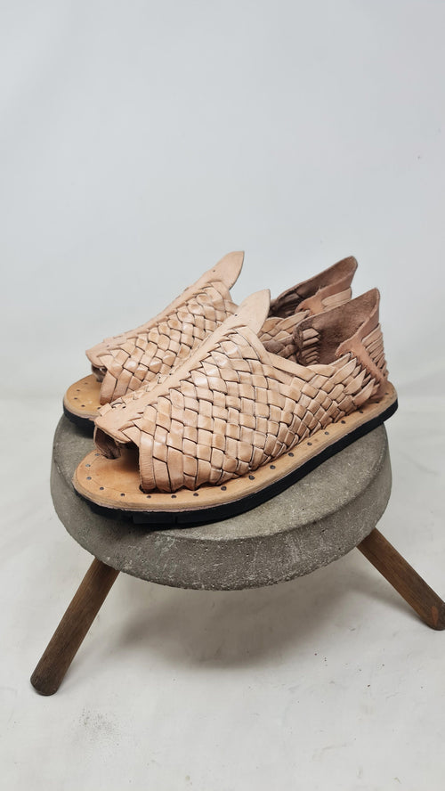Huaraches abiertos para hombre – vaqueta natural, suela de neumático