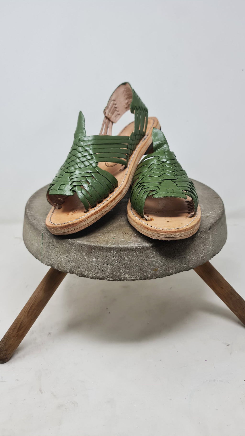 Women's Mexican Huaraches Pachuco Style in Avocado Color | Handmade