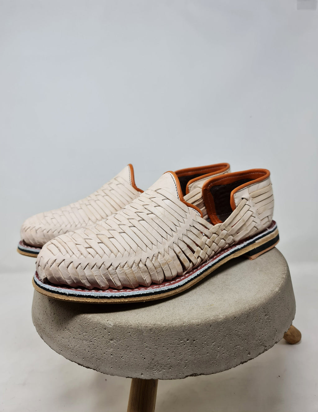 Huaraches mexicanos con suela de cuero para hombre - Sandalias Piel para Hombre México. Color vaqueta natural, NO son color blanco puro