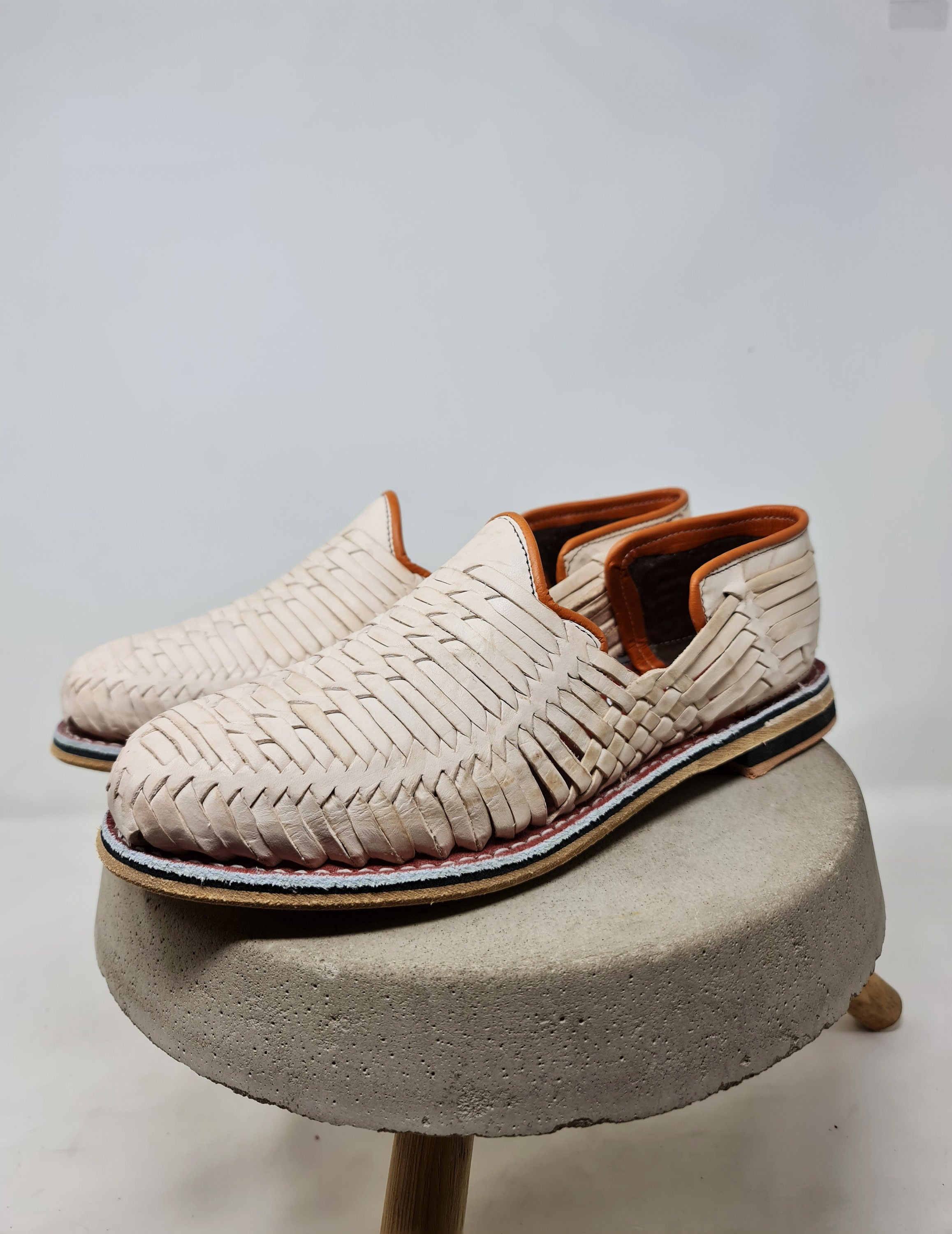 Men's Mexican Huaraches with leather sole - Men's Leather Sandals Mexico. Natural tan color, NOT pure white