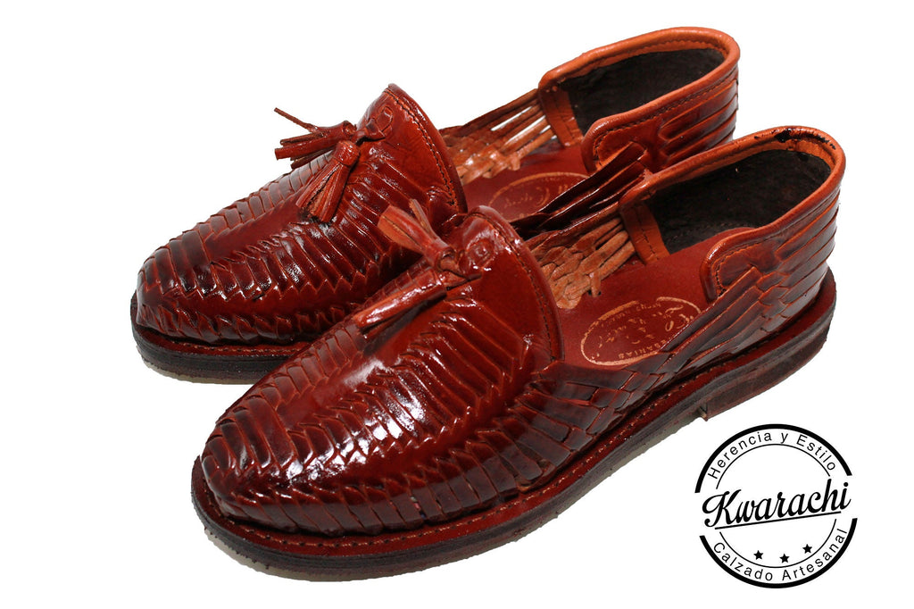 Mens Huaraches sandals mexican. 100% leather, vintage. Handmade. huarache artesanal cerrado. hecho a mano