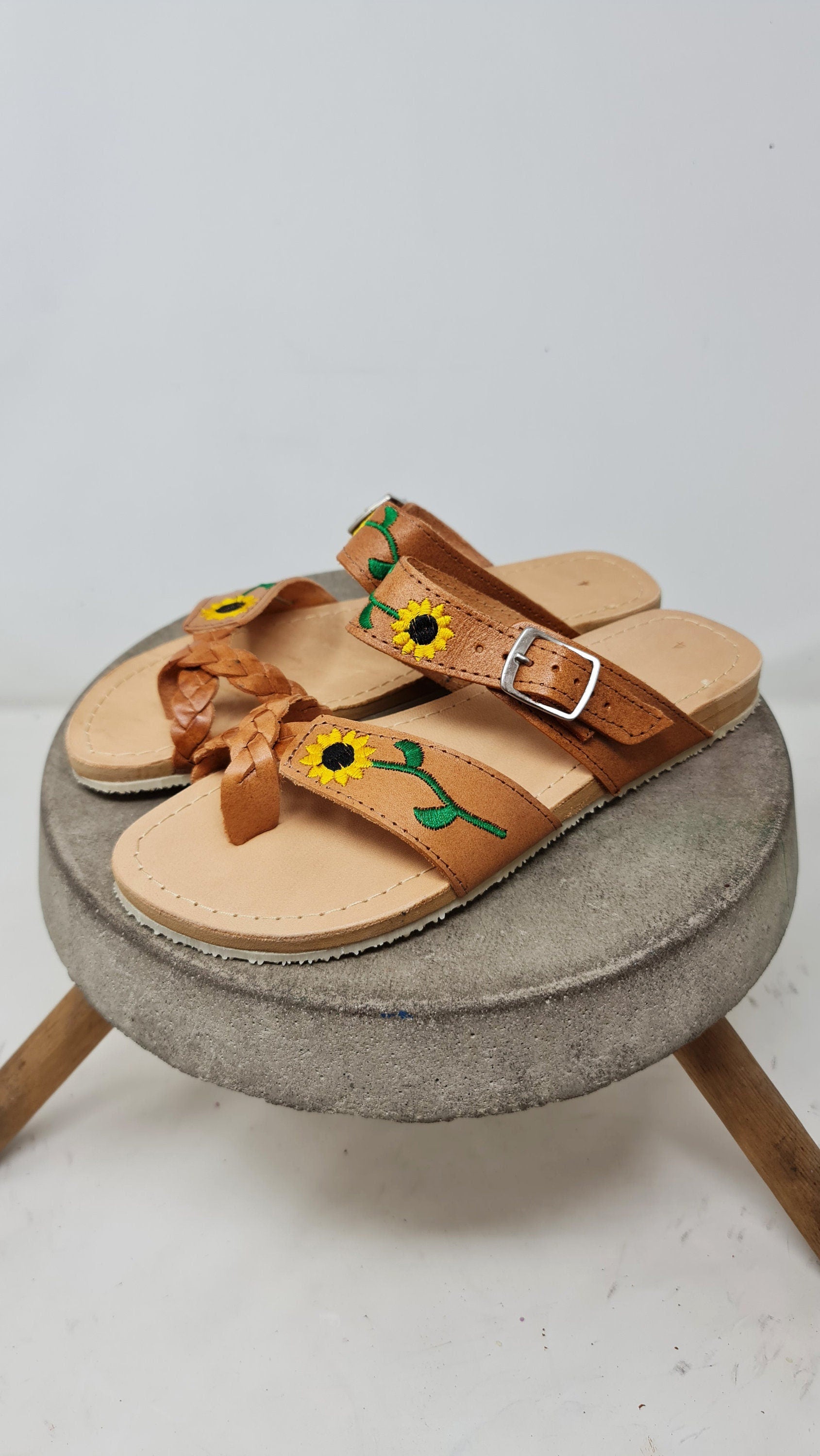 Handmade Leather Huaraches with Embroidered Flowers - Backless Sandals for Women - Brown and White Colors